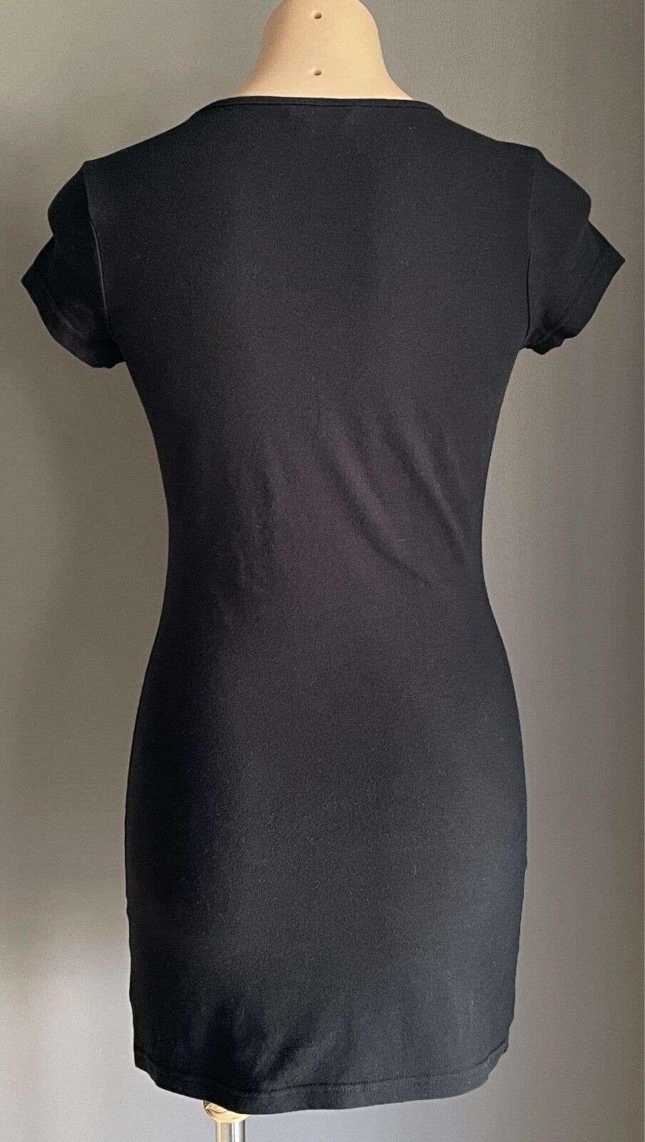 SUPRE Dress Black Round Neck Cap Sleeves Mini Stretch Bodycon Style Size M 10
