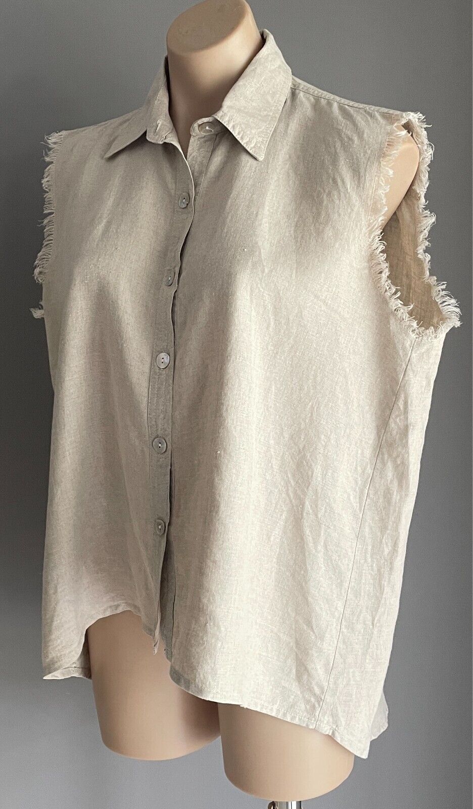 LJC DESIGNS Sleeveless Shirt Linen Sz L Oatmeal Fray Armhole Button Front Hi-Lo