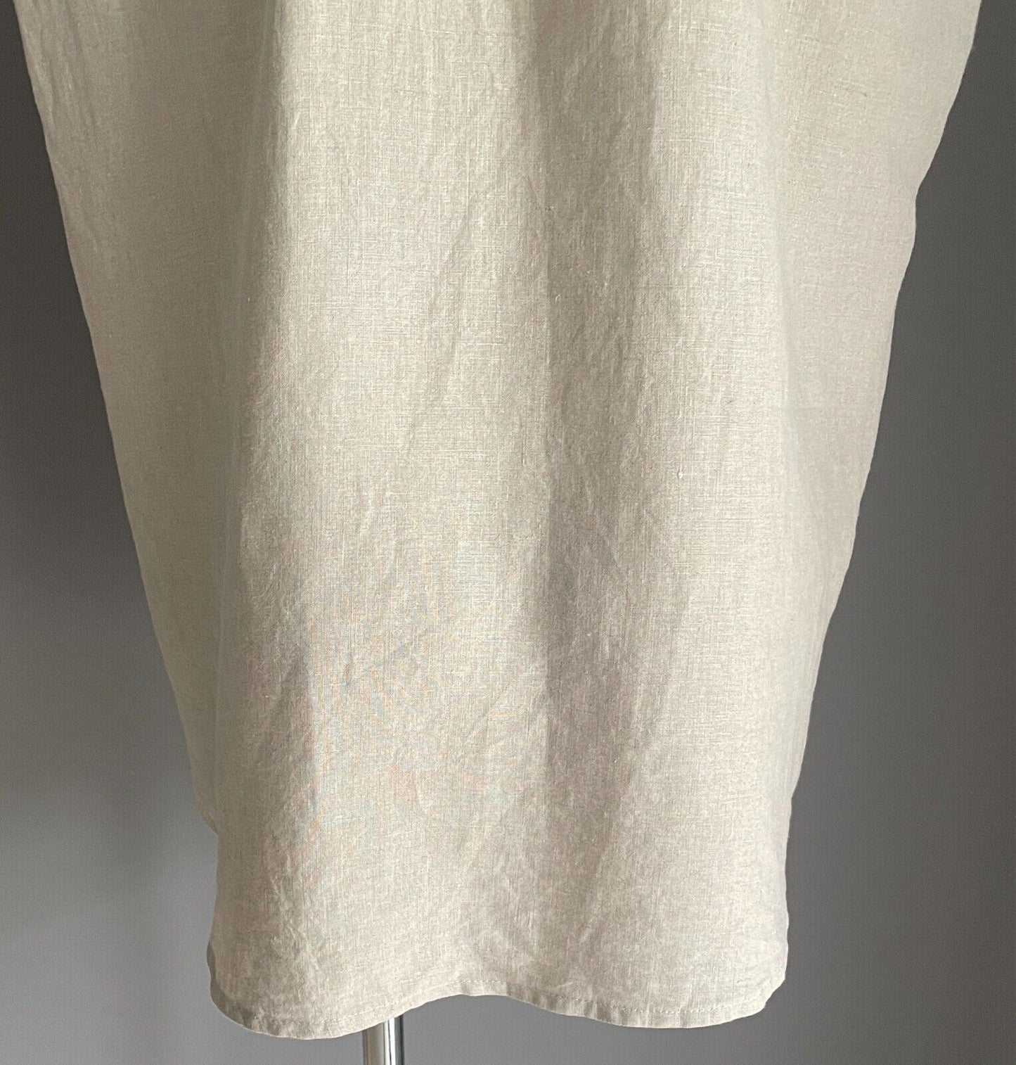 LJC DESIGNS Sleeveless Shirt Linen Sz L Oatmeal Fray Armhole Button Front Hi-Lo