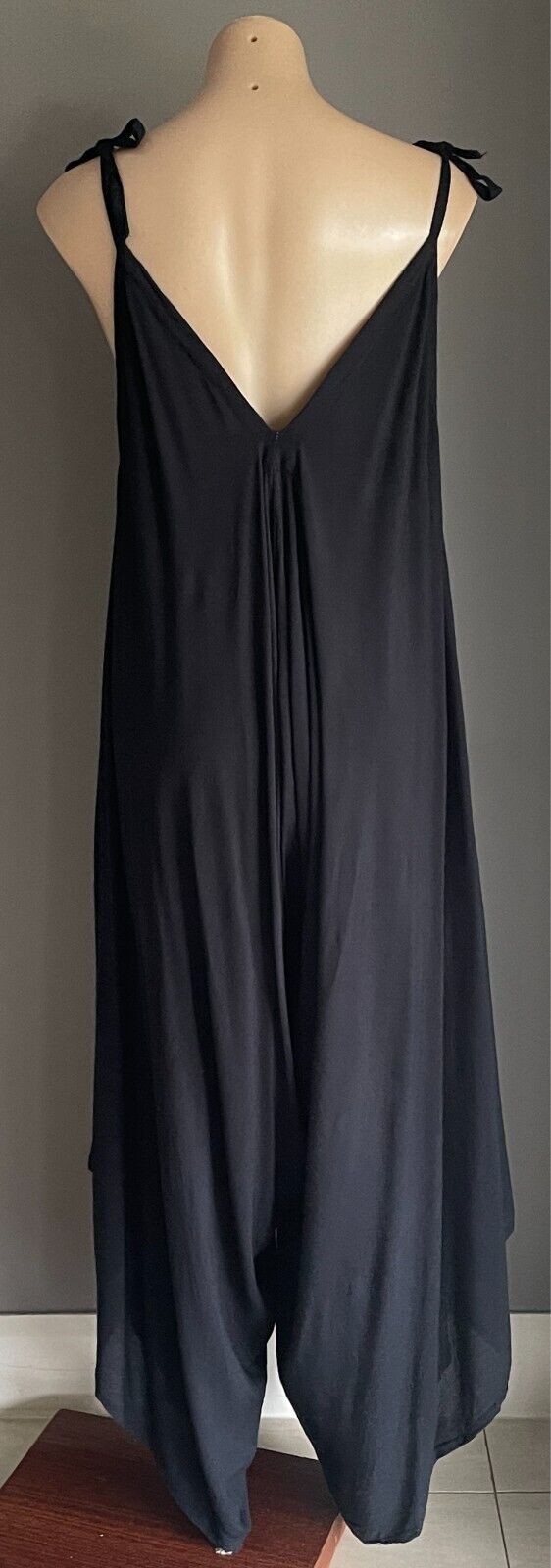 Flare Wide Leg Jumpsuit Black Thin Shoulder Tie V Neck Back Pantsuit Size 10 14