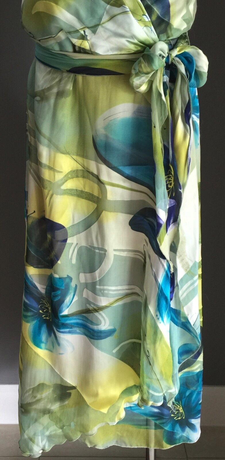 F GEAR Halter Neck Dress Size 10 & 12 Silk Green MultiColour Tropical Print NEW