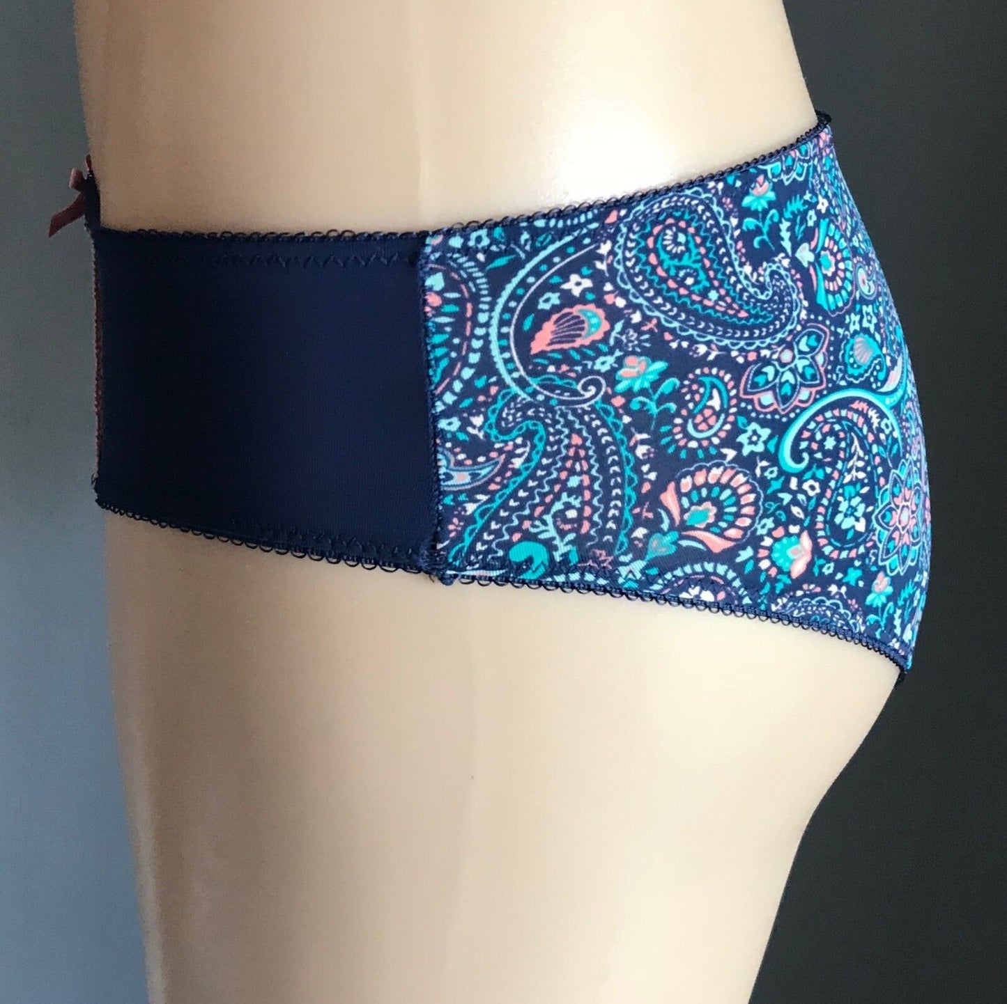 Lingerie Set Sexy Navy Blue Bra 12C & Panties Sz 10 Coal Aqua Paisley Print NEW