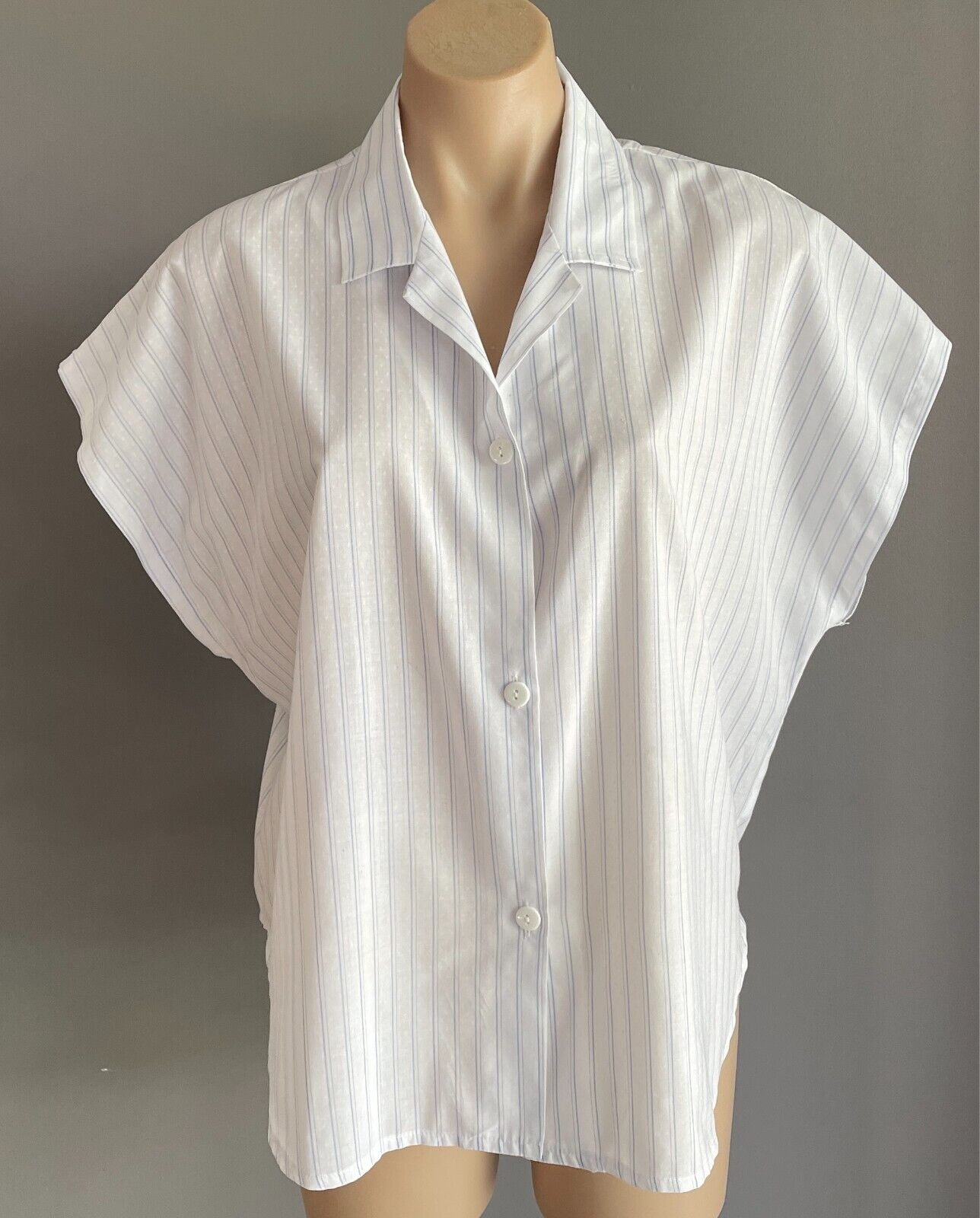 SOLUTIONS Shirt Button Front White & Blue Stripe Size 16 Extended Sleeve Top Vtg