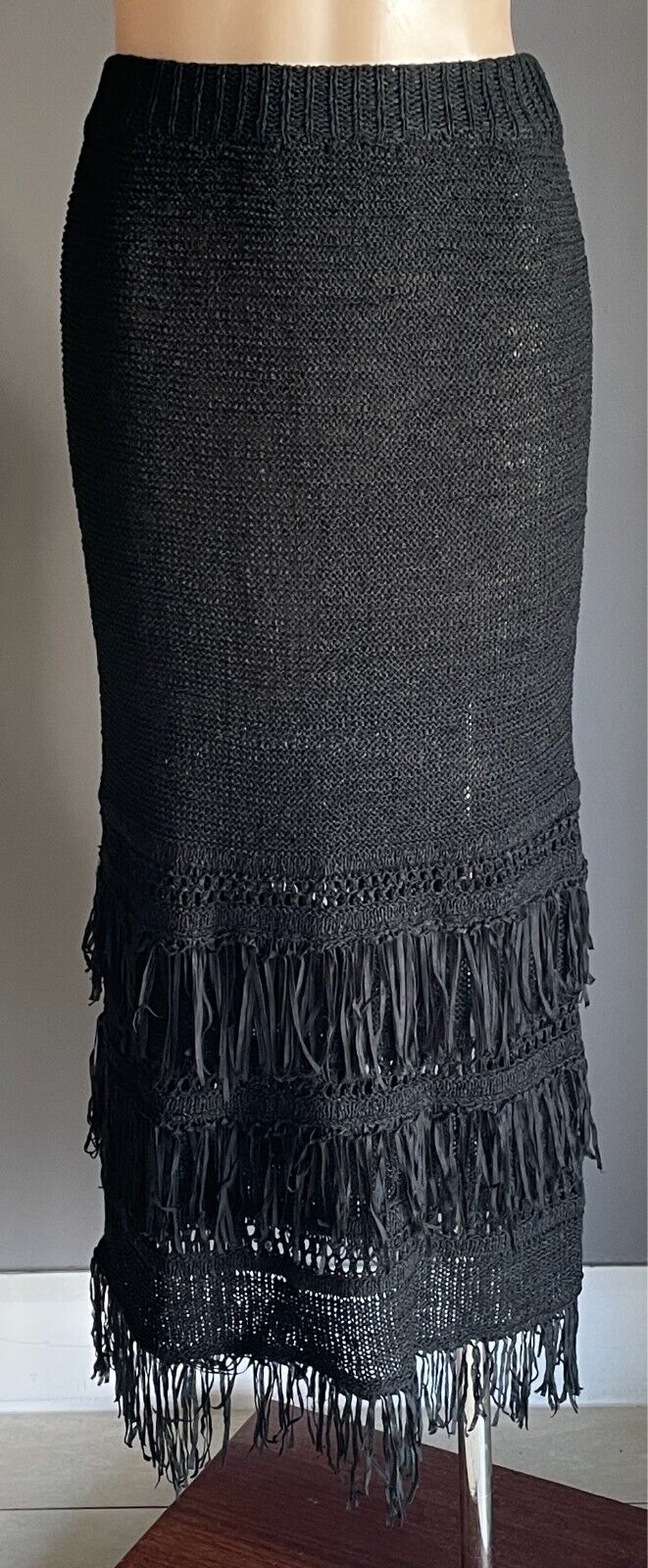TALISMAN LABEL Maxi Skirt Black Knit Size S 10 Elastic Waist Fringe Tier Stretch