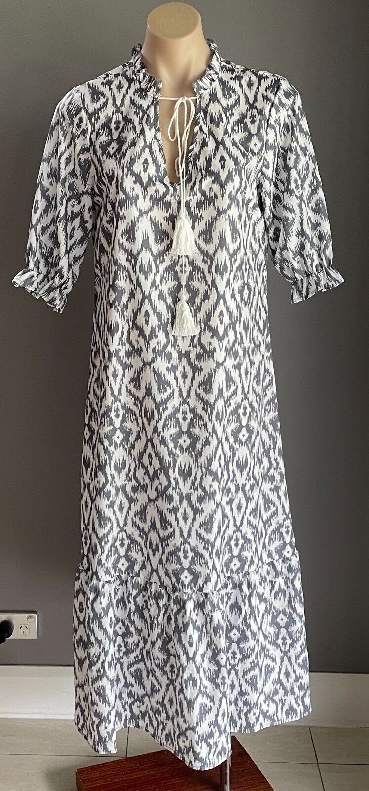 Maxi Dress NORACORA Tassel Tie Grey White Geo Tier Hem V Neck Size S 12 NEW