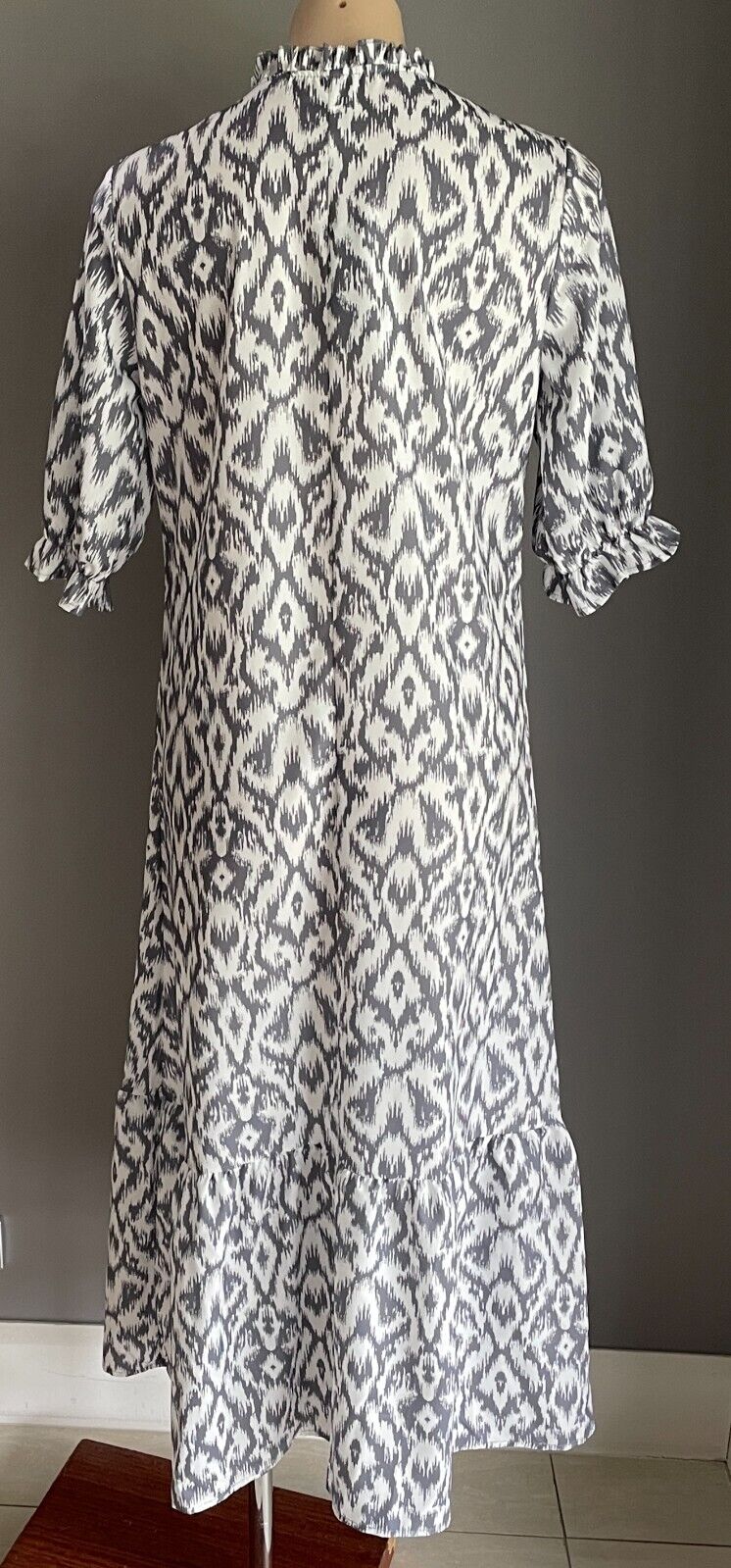 Maxi Dress NORACORA Tassel Tie Grey White Geo Tier Hem V Neck Size S 12 NEW
