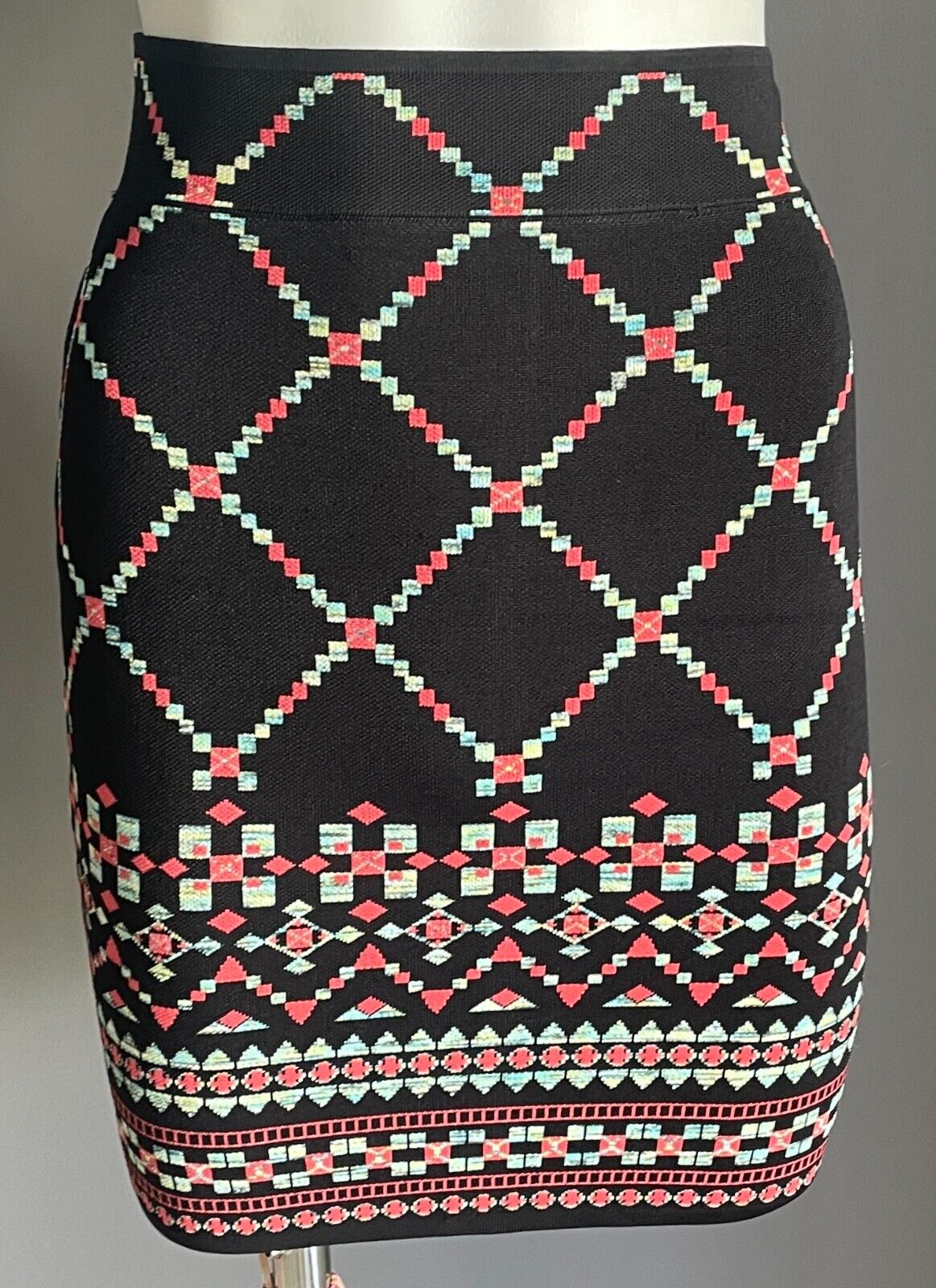 BCBGMAXAZRIA "Pavel" Black & Multicolour Print Stretch Bandage Skirt Size XXS 8
