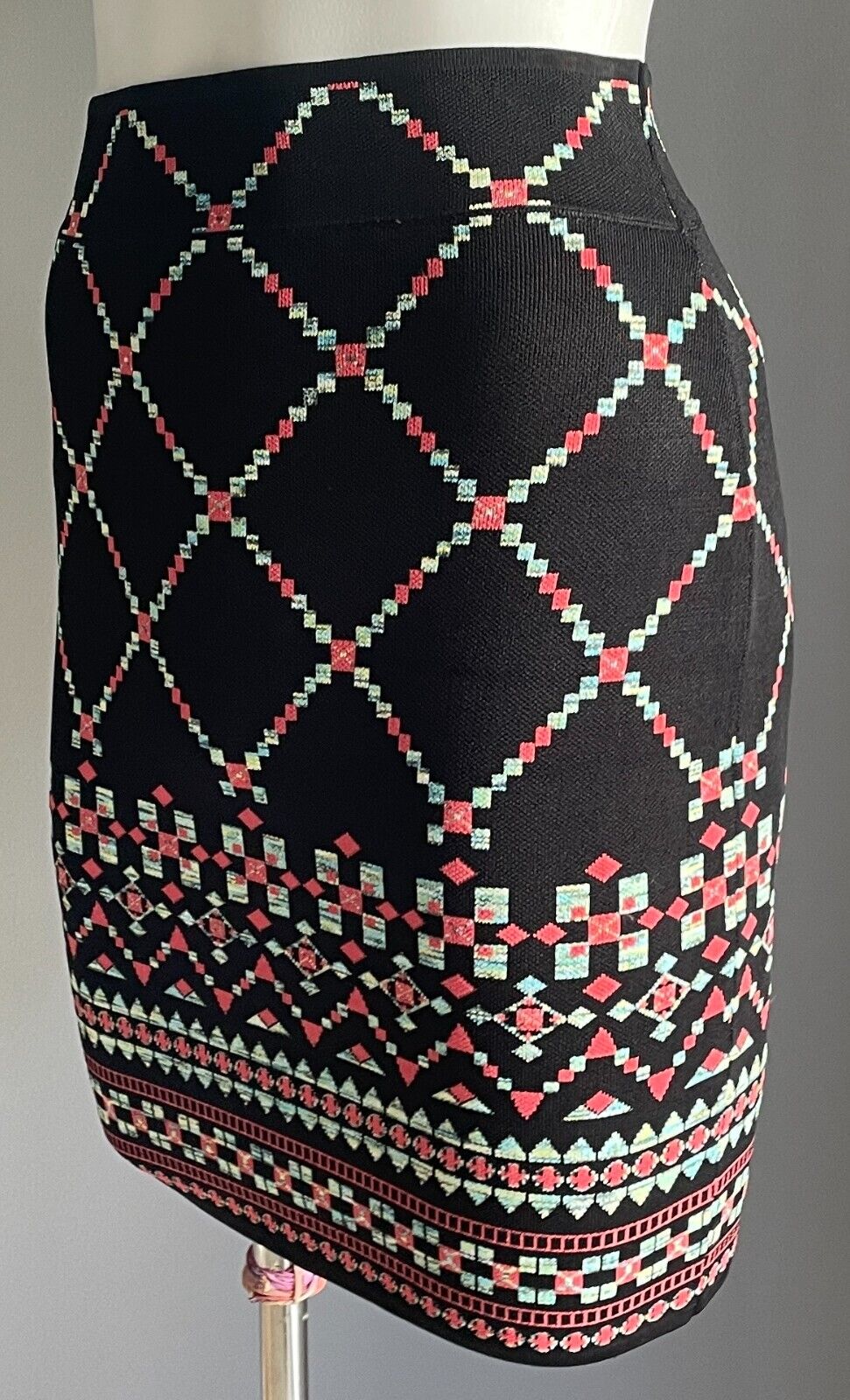 BCBGMAXAZRIA "Pavel" Black & Multicolour Print Stretch Bandage Skirt Size XXS 8
