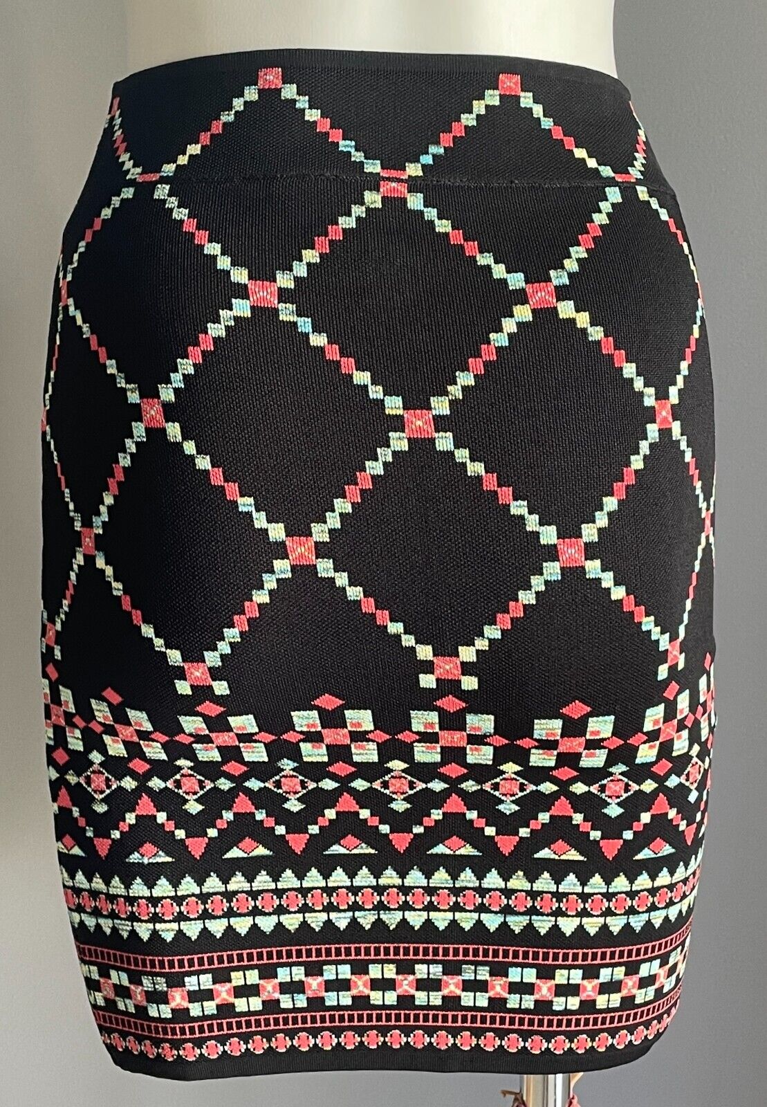 BCBGMAXAZRIA "Pavel" Black & Multicolour Print Stretch Bandage Skirt Size XXS 8