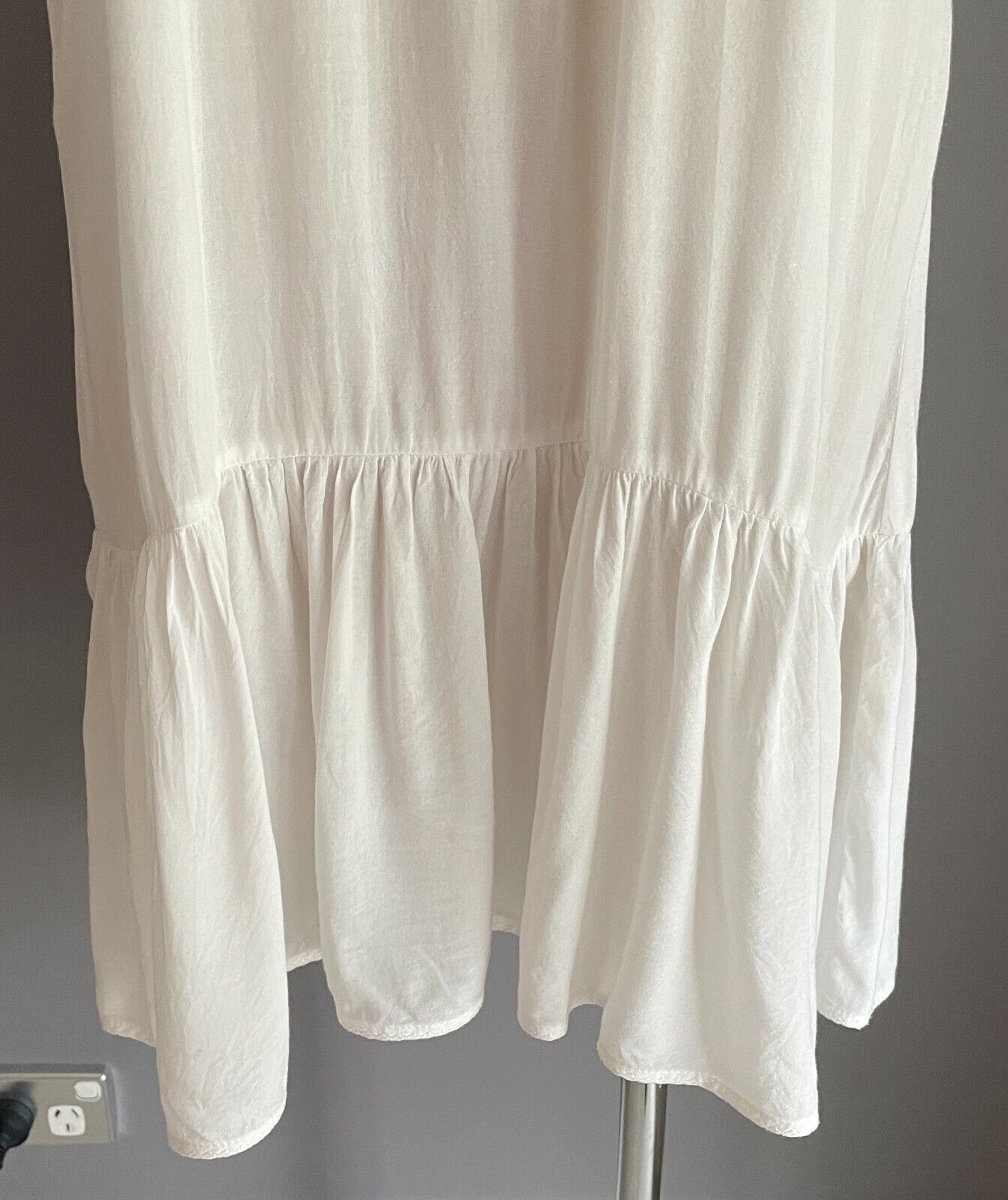 SOMEDAYS LOVIN White Embroidered Floral Tier Hem Mini Dress Size XS 10 Boho Chic