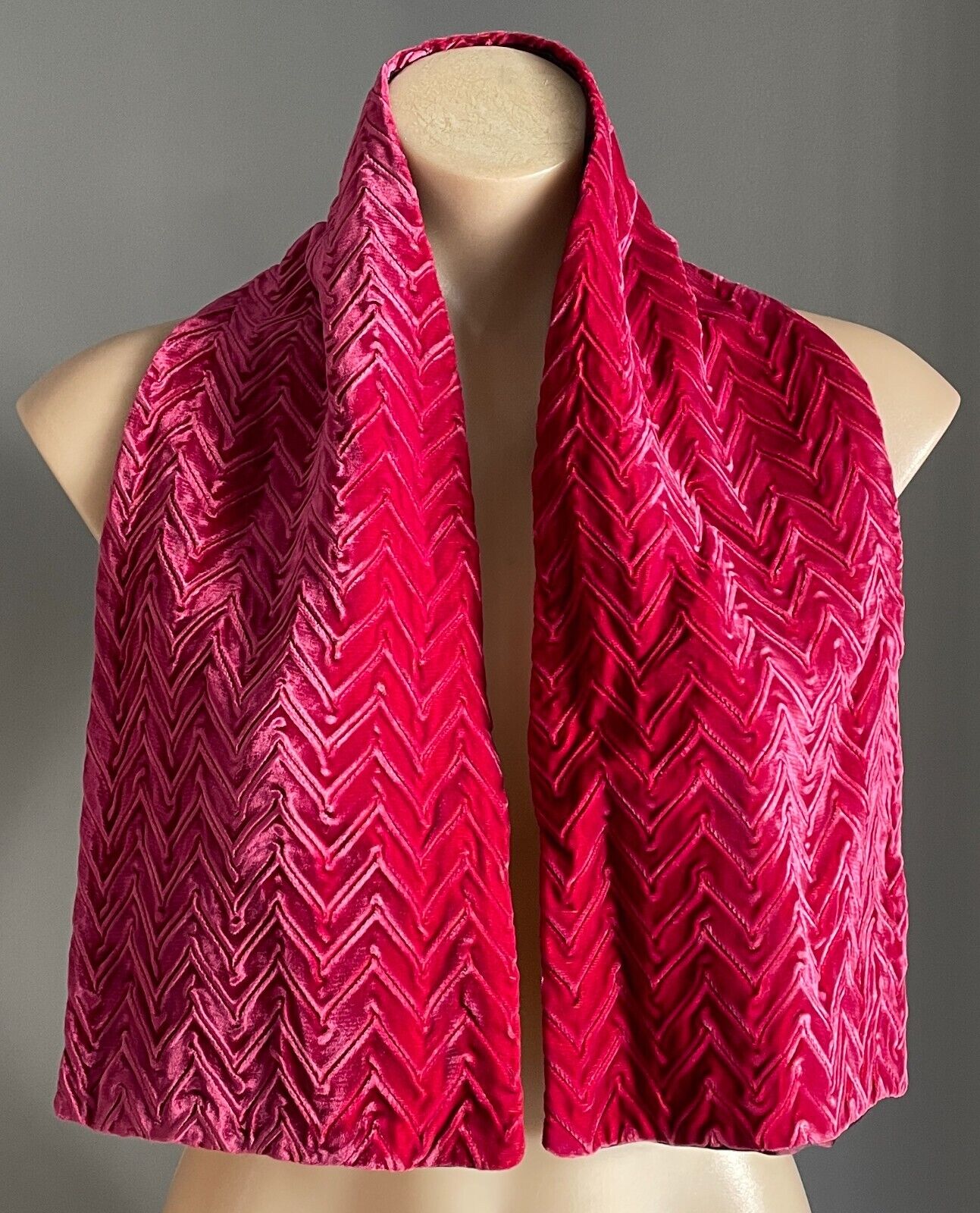 ENGLISH ECCENTRICS Stole Collar Burgundy Textured Velour Neck Scarf England