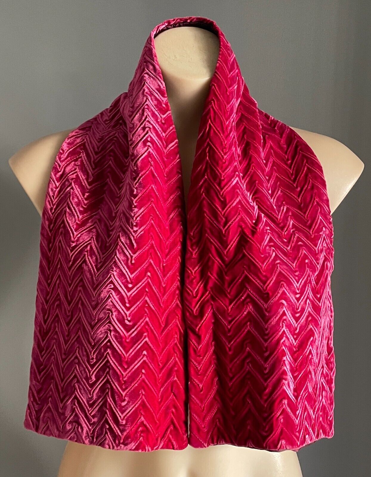 ENGLISH ECCENTRICS Stole Collar Burgundy Textured Velour Neck Scarf England