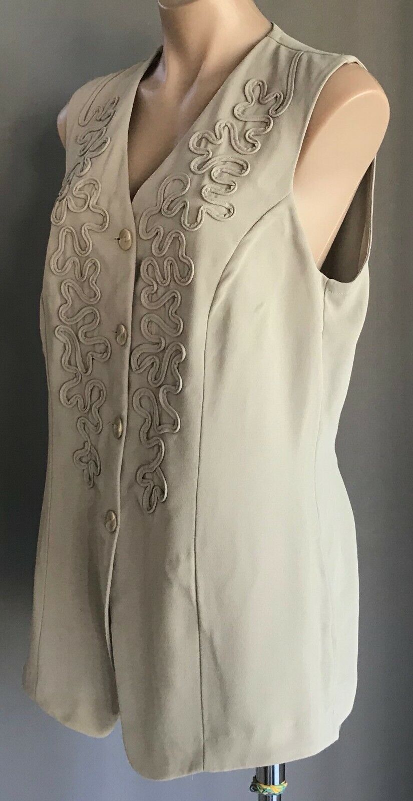 MIXIT CO-ORDINATES Sleeveless Top Light Khaki Cornelli Swirl Trim Size 16 MIXIT
