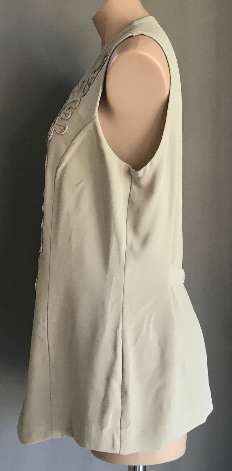 MIXIT CO-ORDINATES Sleeveless Top Light Khaki Cornelli Swirl Trim Size 16 MIXIT