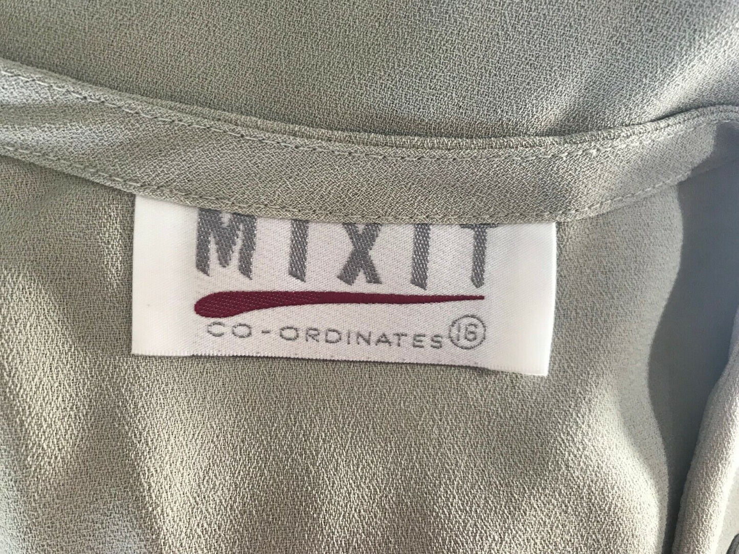 MIXIT CO-ORDINATES Sleeveless Top Light Khaki Cornelli Swirl Trim Size 16 MIXIT