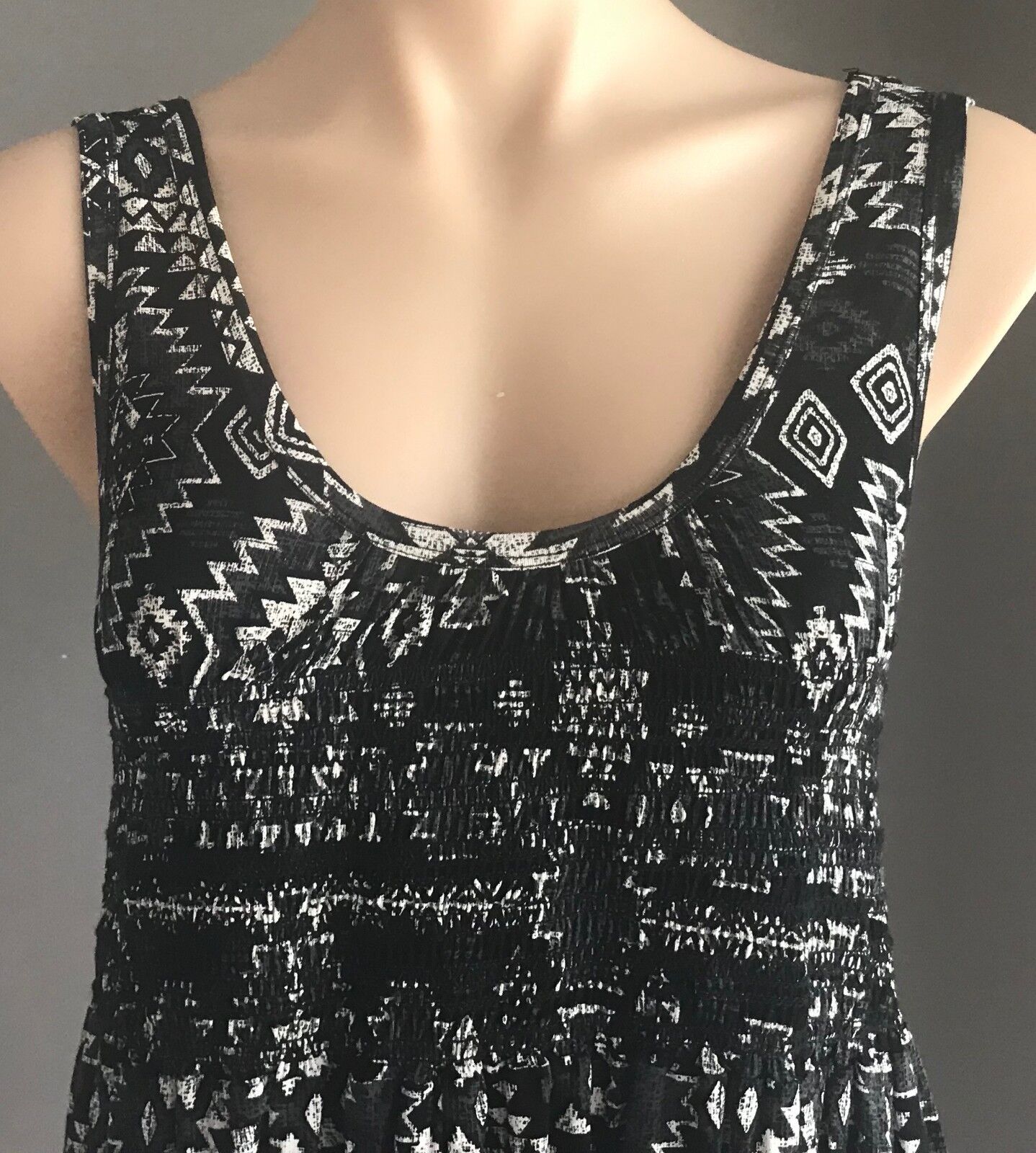 Maternity BUB2B Top Black Grey White Geo Print Sleeveless Blouse Size 14