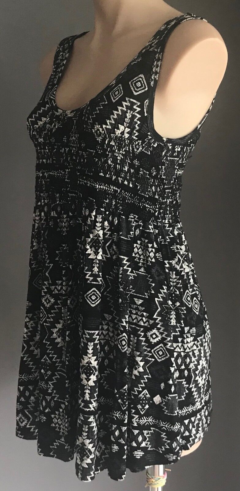 Maternity BUB2B Top Black Grey White Geo Print Sleeveless Blouse Size 14