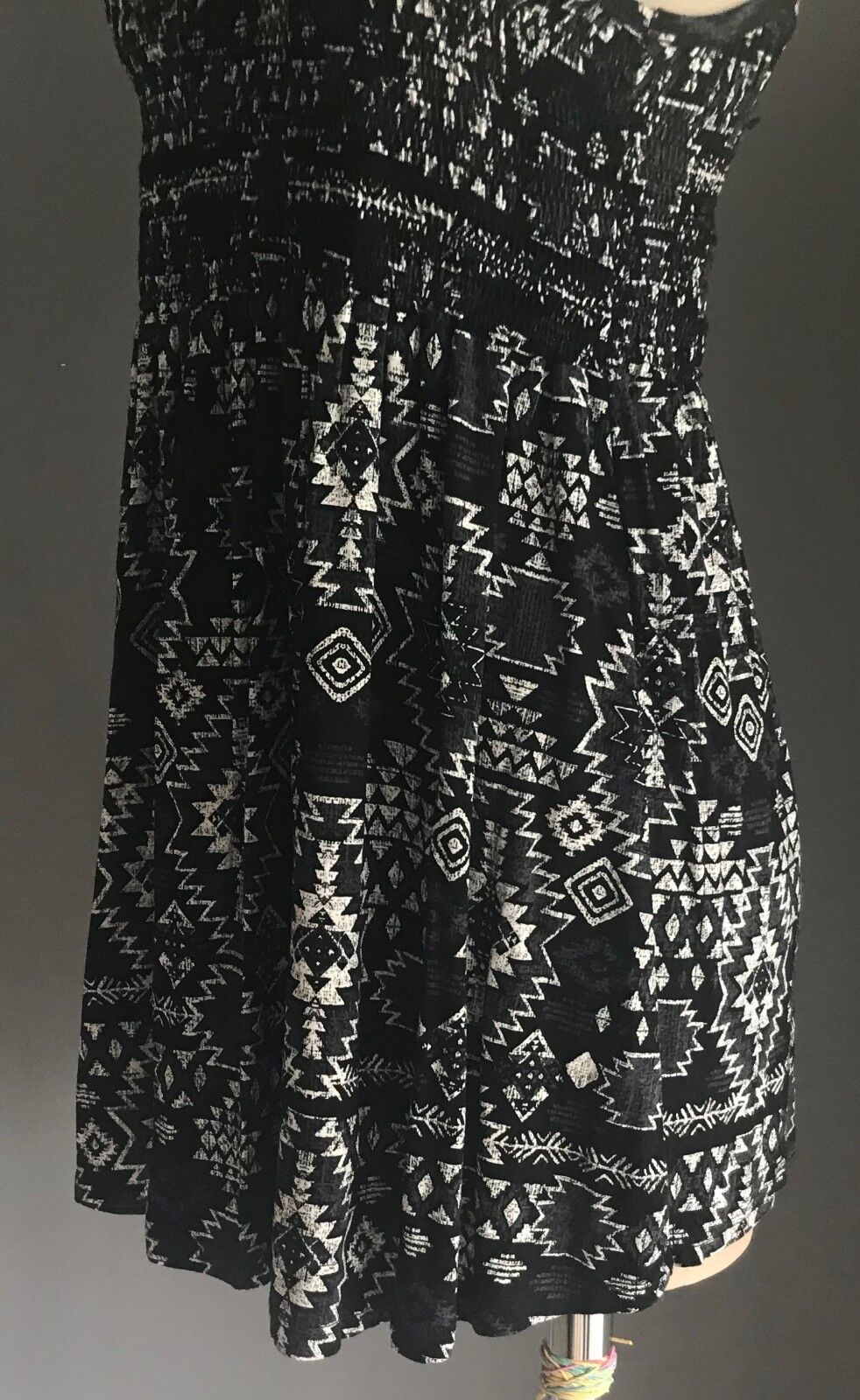 Maternity BUB2B Top Black Grey White Geo Print Sleeveless Blouse Size 14
