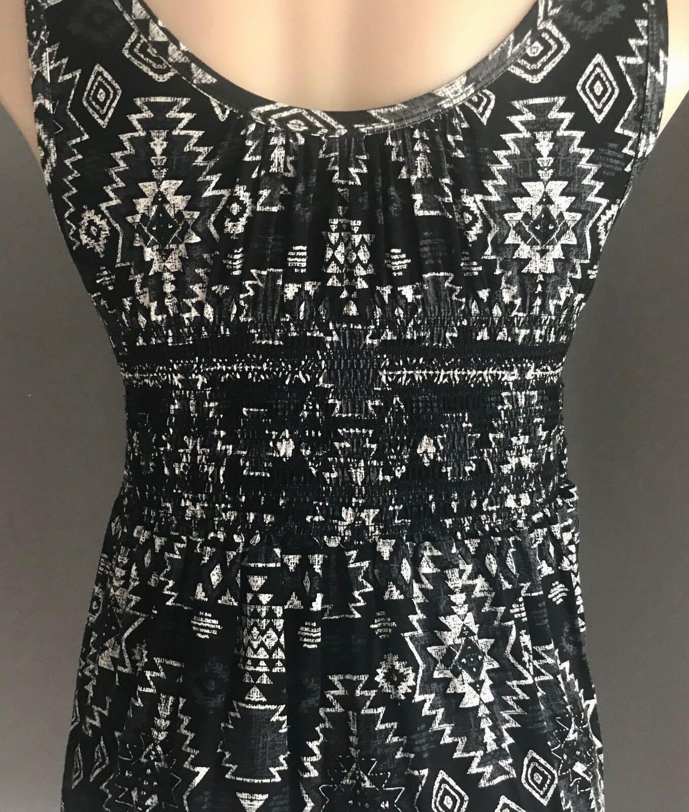 Maternity BUB2B Top Black Grey White Geo Print Sleeveless Blouse Size 14
