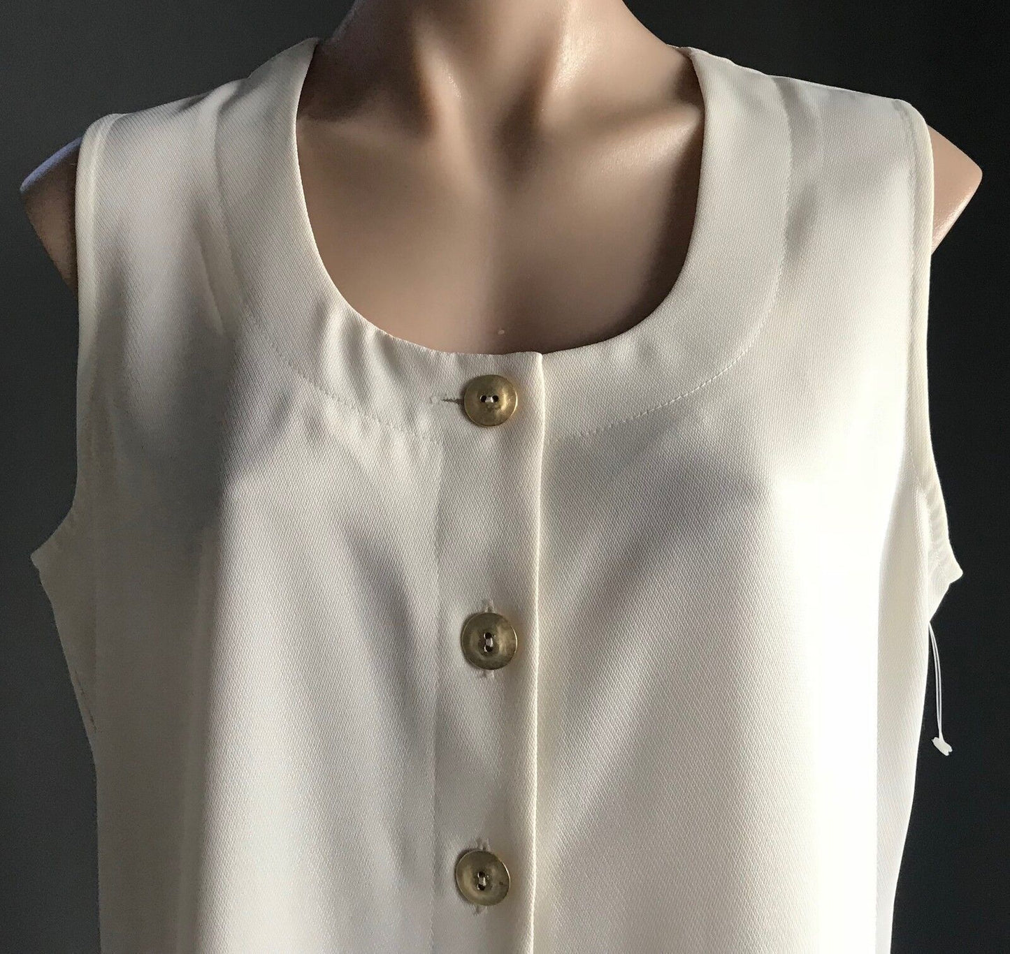 Vintage ESSENTIAL CLASSICS  Top Cream Sleeveless Gold Button Up Long Size 14 NEW