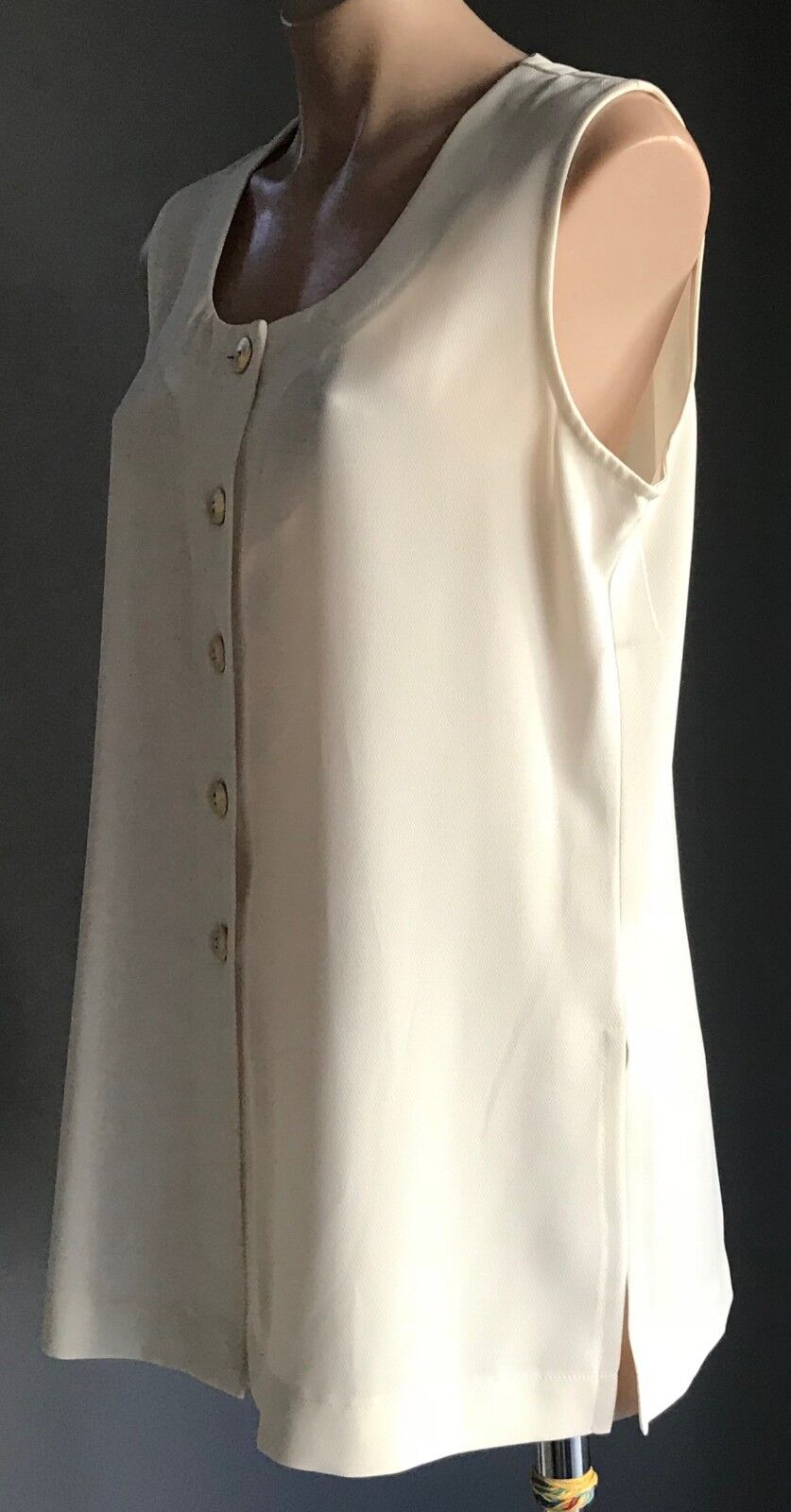 Vintage ESSENTIAL CLASSICS  Top Cream Sleeveless Gold Button Up Long Size 14 NEW