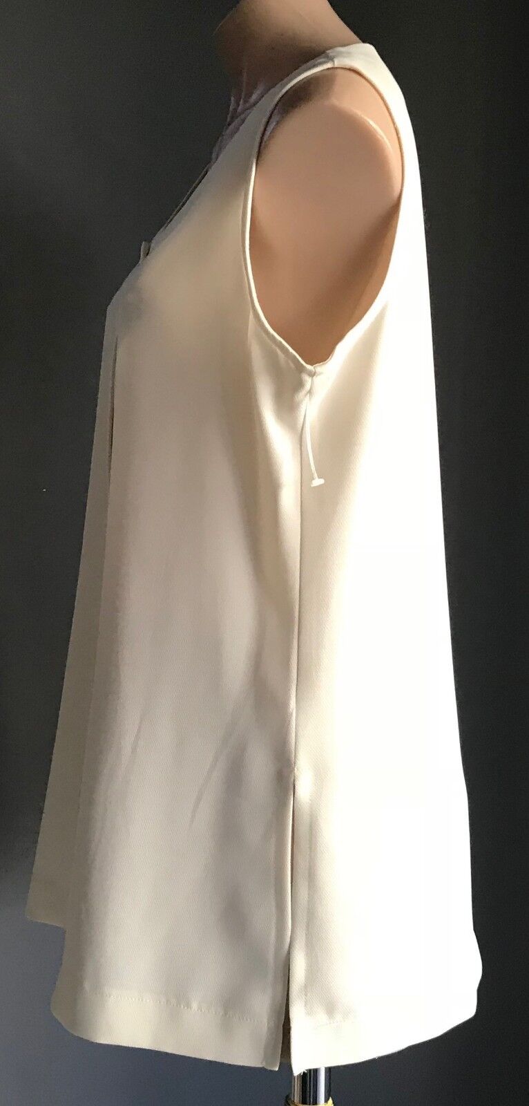Vintage ESSENTIAL CLASSICS  Top Cream Sleeveless Gold Button Up Long Size 14 NEW