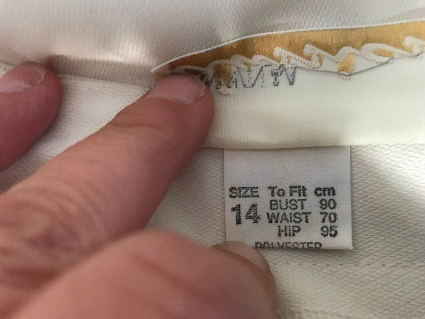 Vintage ESSENTIAL CLASSICS  Top Cream Sleeveless Gold Button Up Long Size 14 NEW
