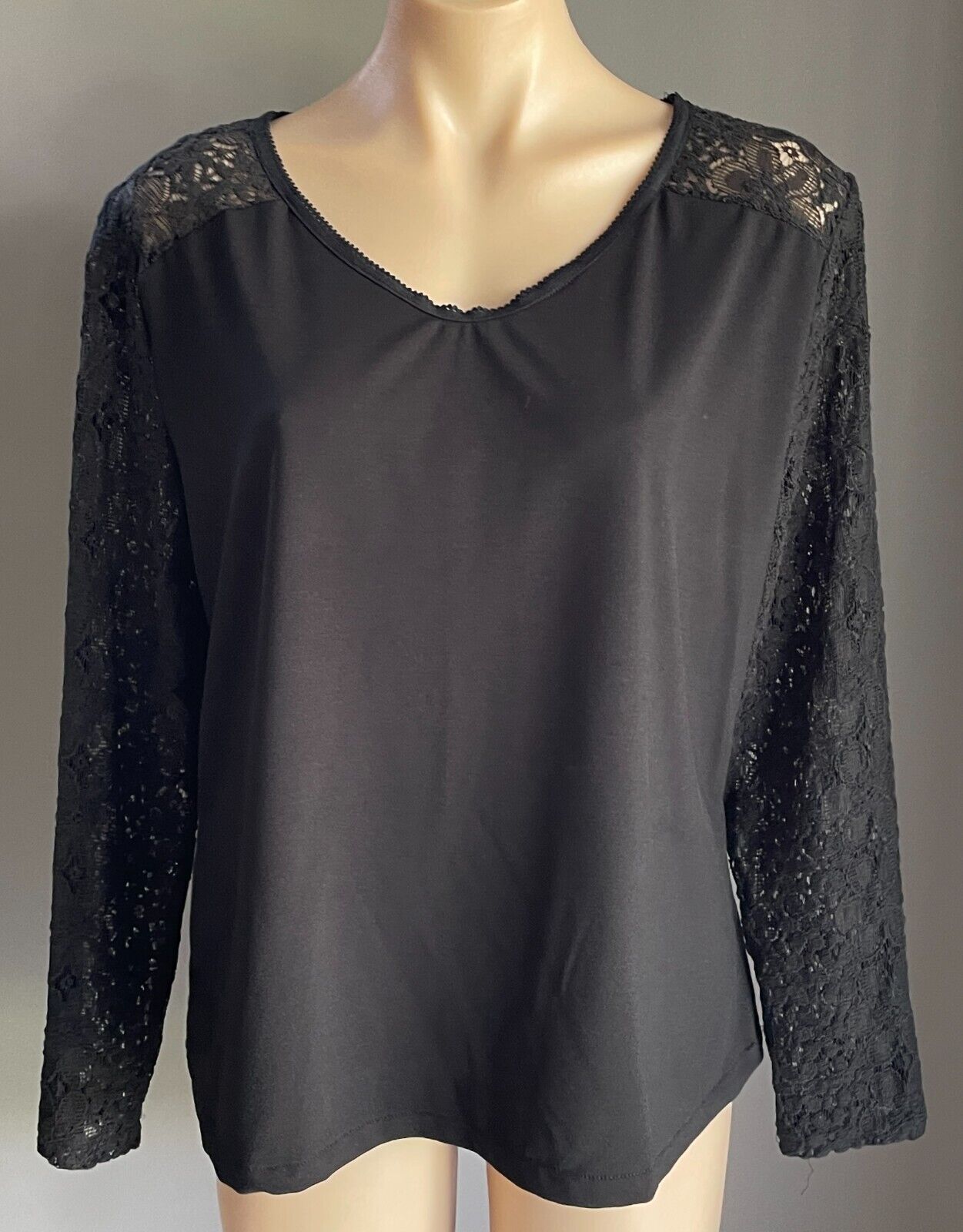 CUTE ANN Black Stretch Jersey Top Lace Long Sleeves & Shoulder Trim Size 5X 14