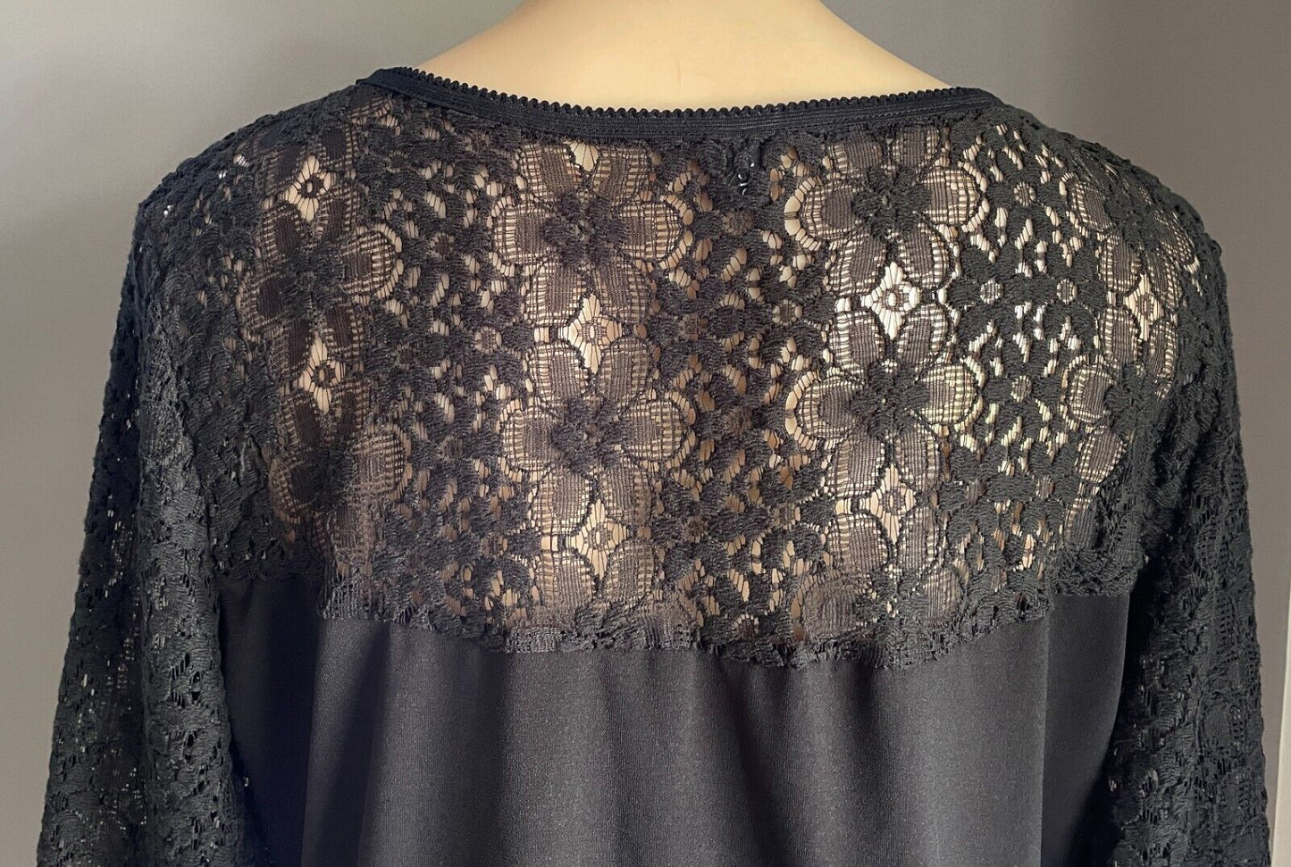 CUTE ANN Black Stretch Jersey Top Lace Long Sleeves & Shoulder Trim Size 5X 14