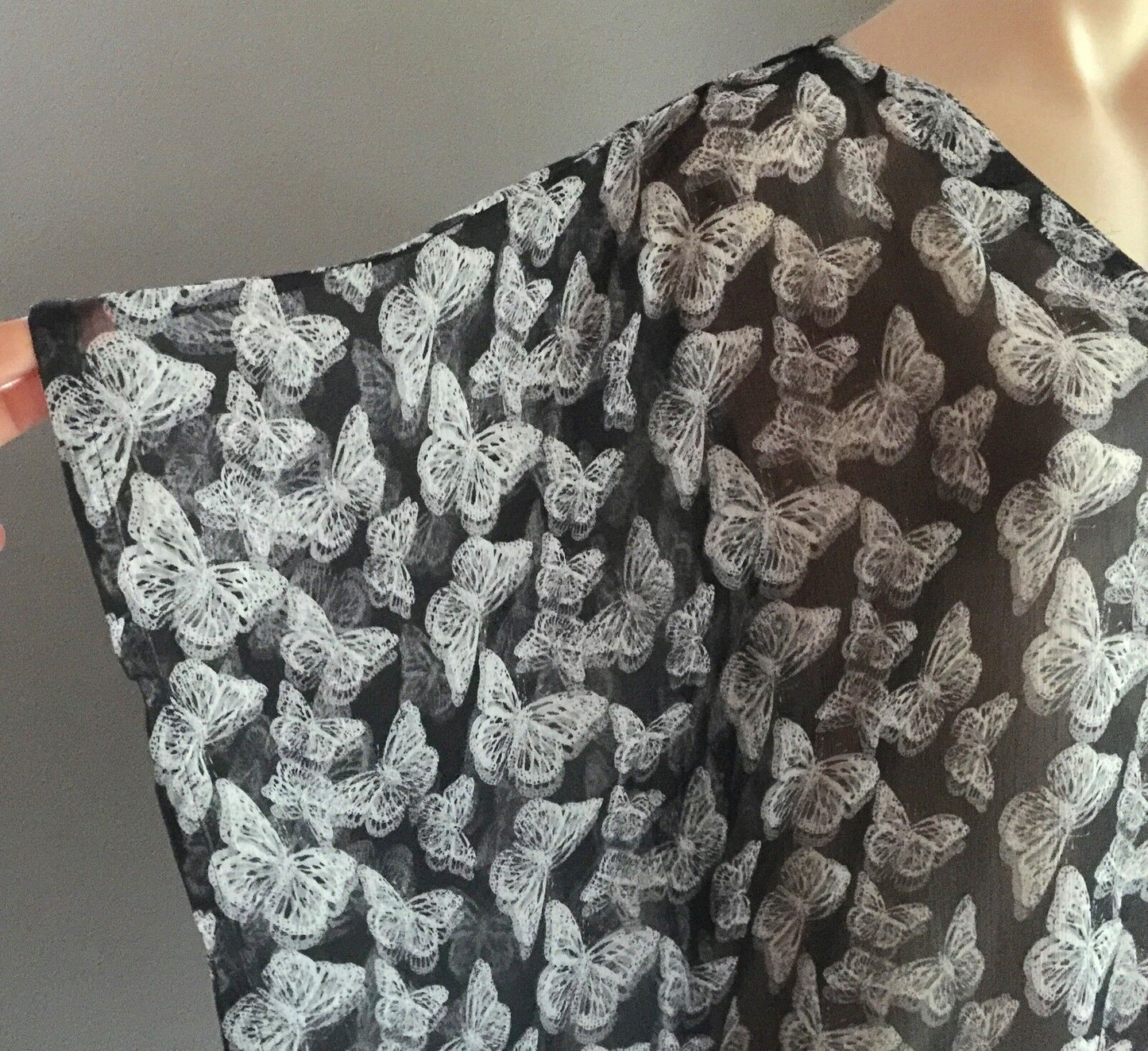 FEELOWA Kaftan Top Black Grey & Ivory Butterfly Print Size 16 - 18 NEW