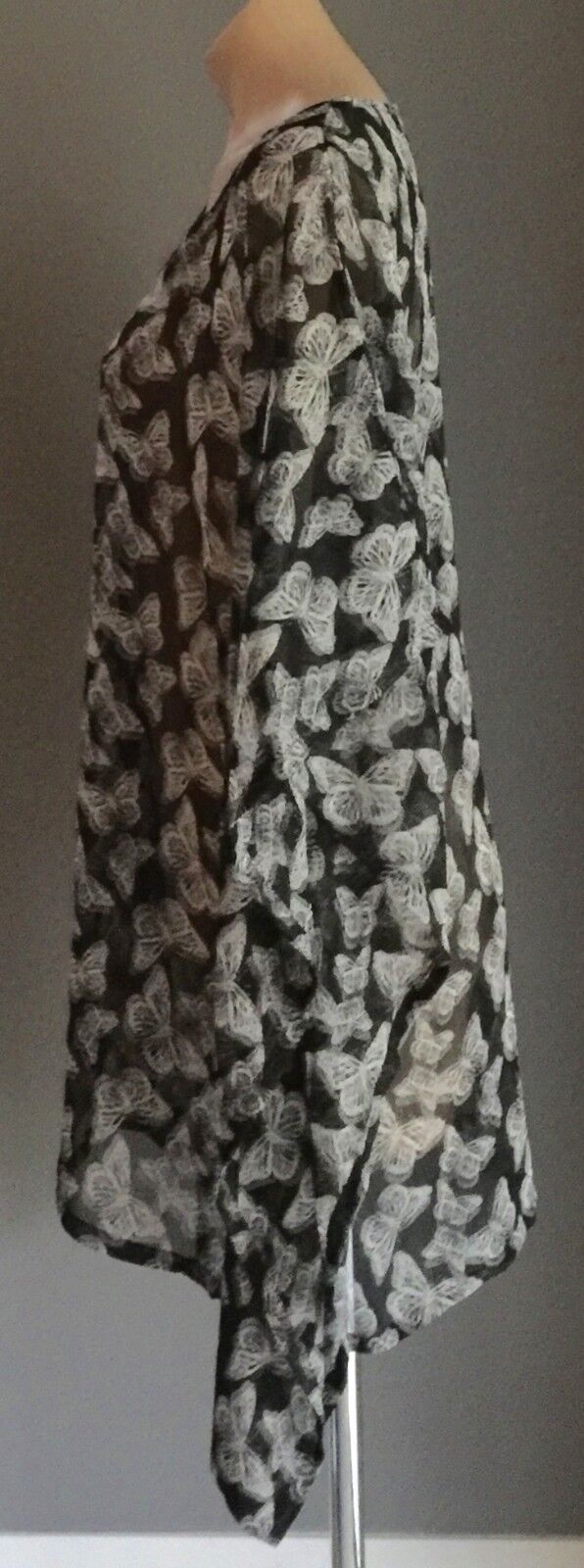 FEELOWA Kaftan Top Black Grey & Ivory Butterfly Print Size 16 - 18 NEW
