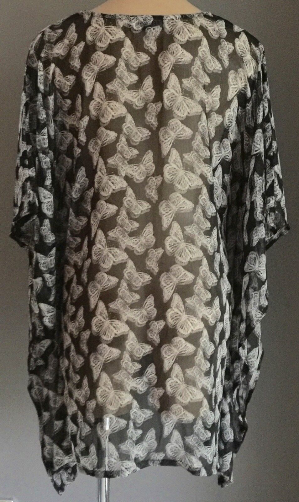 FEELOWA Kaftan Top Black Grey & Ivory Butterfly Print Size 16 - 18 NEW