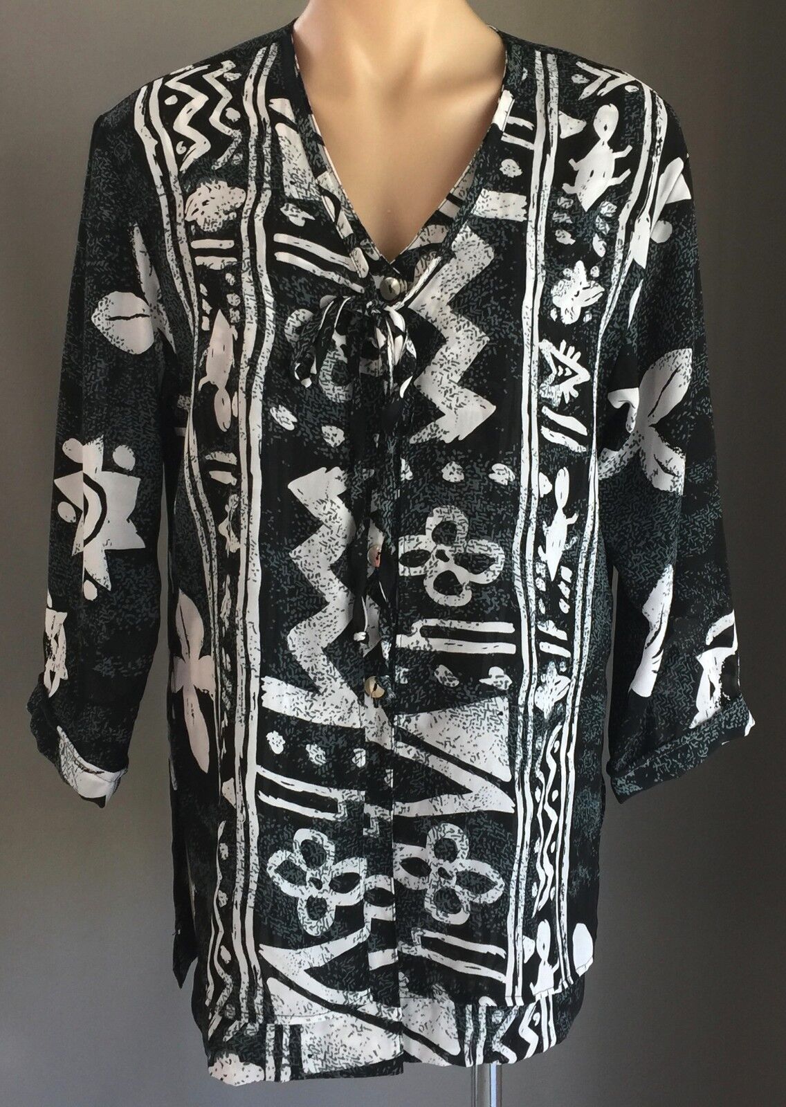 CIAO BELLA Top Grey Black White Tribal Print 3/4 Sleeve Blouse Size S 12 14 NEW