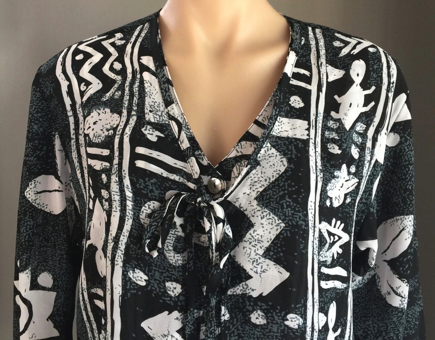 CIAO BELLA Top Grey Black White Tribal Print 3/4 Sleeve Blouse Size S 12 14 NEW