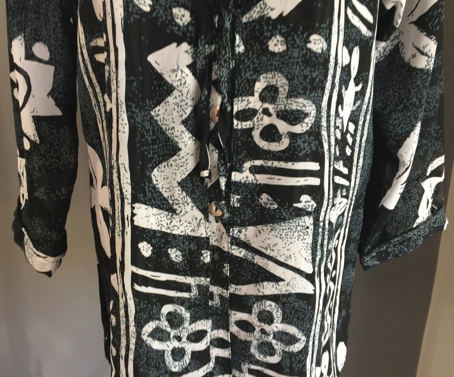 CIAO BELLA Top Grey Black White Tribal Print 3/4 Sleeve Blouse Size S 12 14 NEW