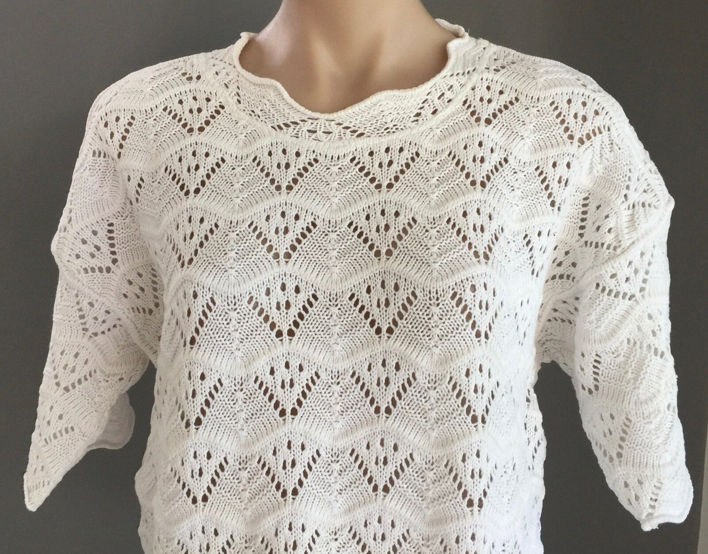 NICE BODY Knit Top Thick White Crocket Look Top Ornate Short Sleeve Size 14 Vtg
