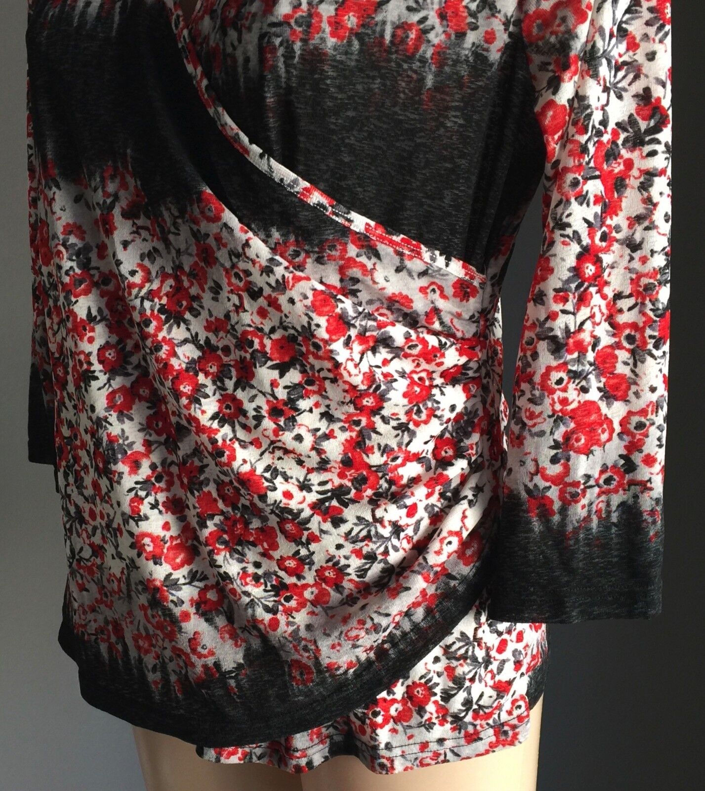 COVER Top Grey Red White Floral Print Wrap 3/4 Sleeve Blouse Size 14 Lovely NEW