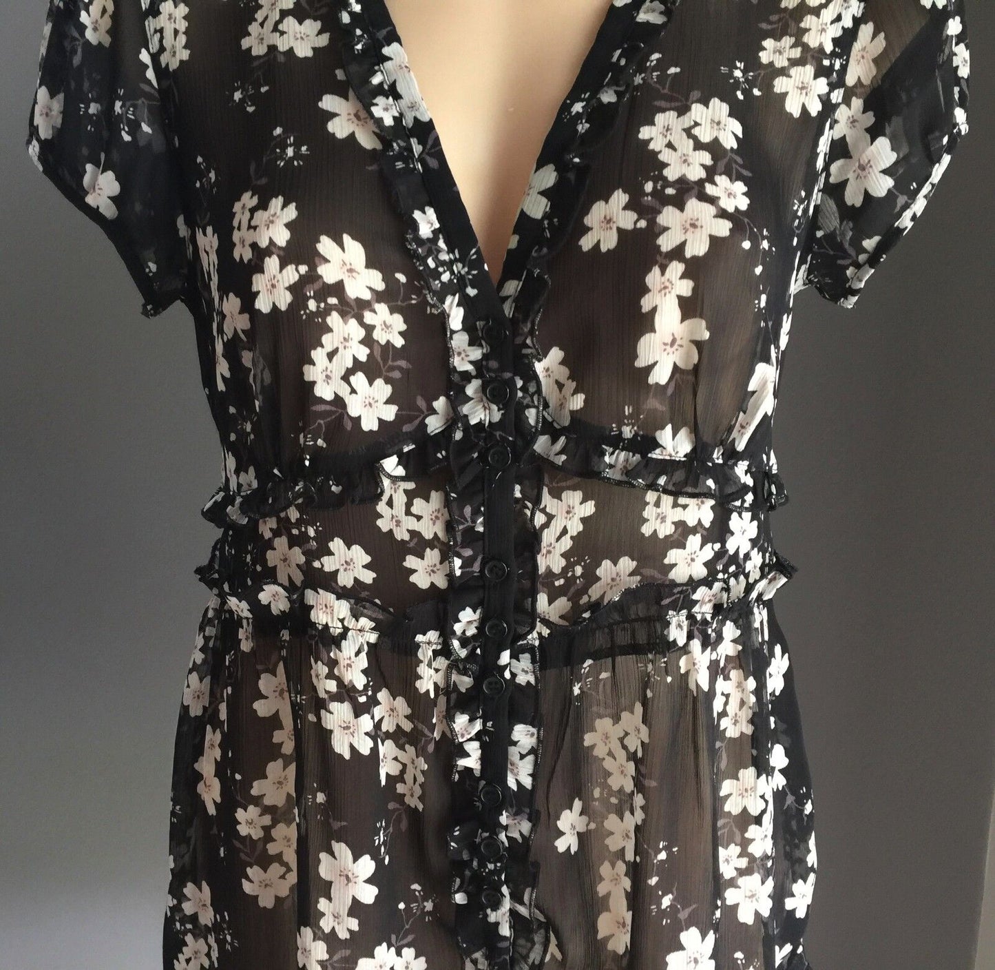 TARGET Top Black & White Floral Sheer Cap Sleeve Tie Back Ladies Size 12