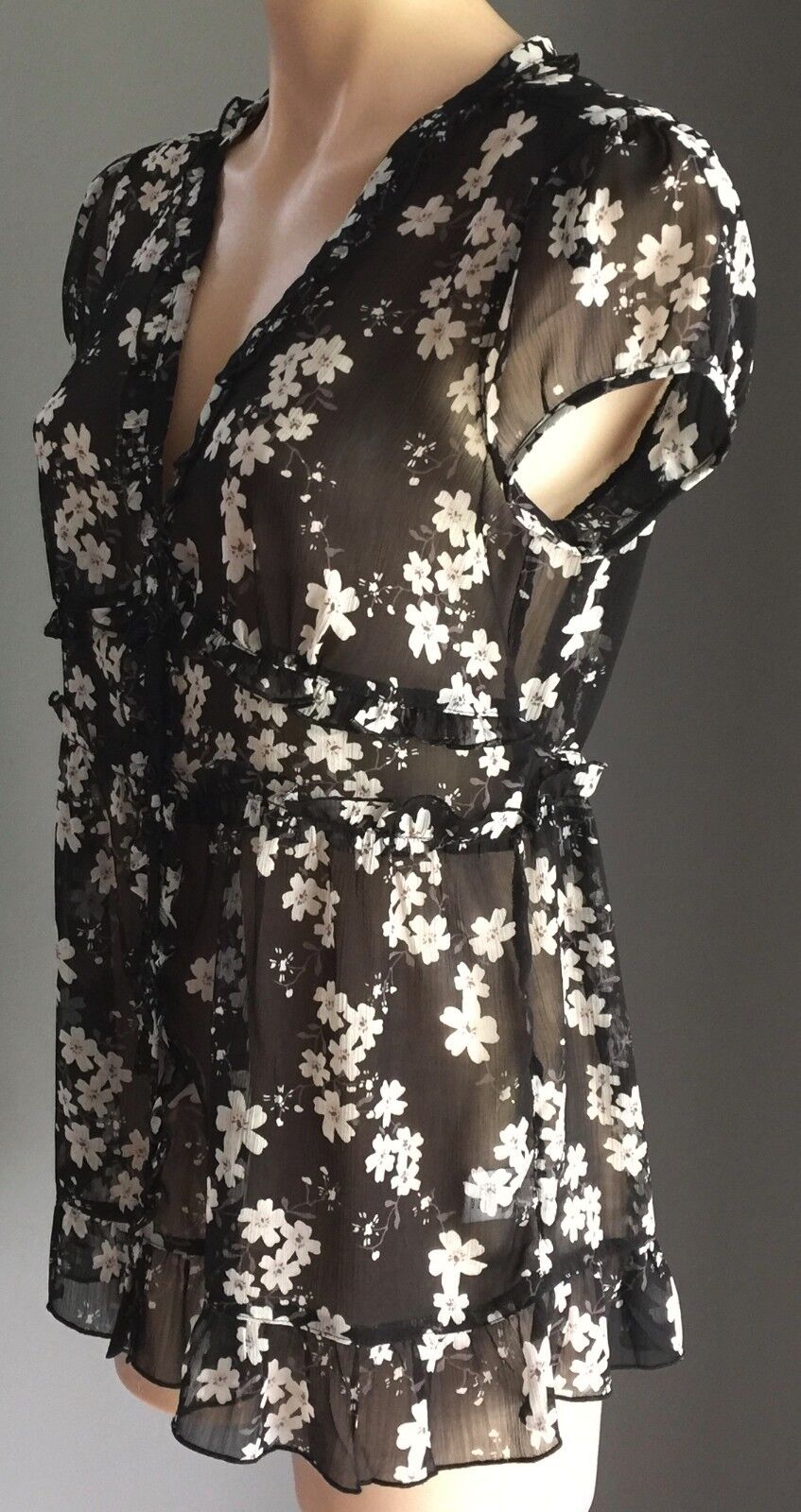 TARGET Top Black & White Floral Sheer Cap Sleeve Tie Back Ladies Size 12