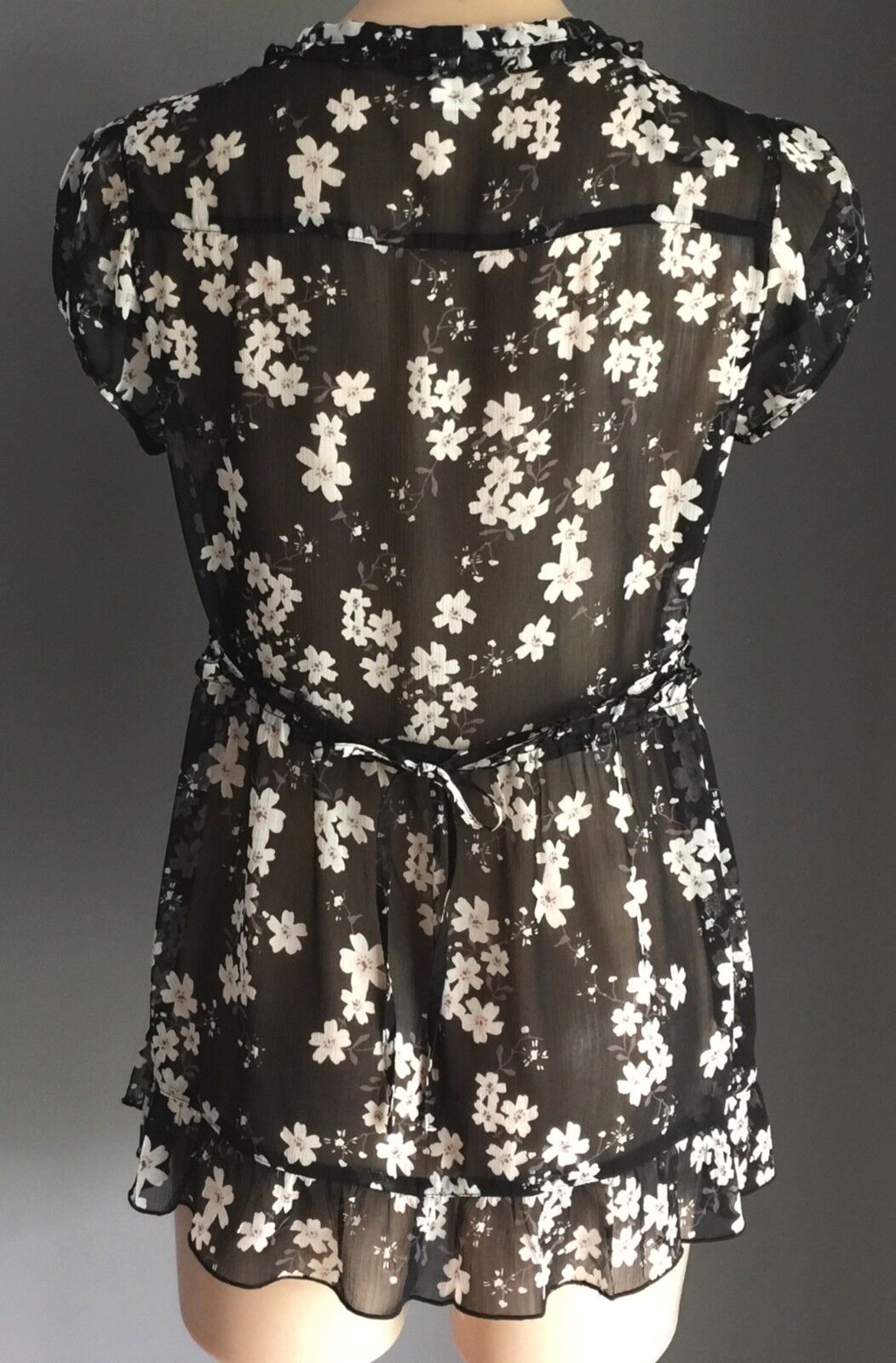 TARGET Top Black & White Floral Sheer Cap Sleeve Tie Back Ladies Size 12