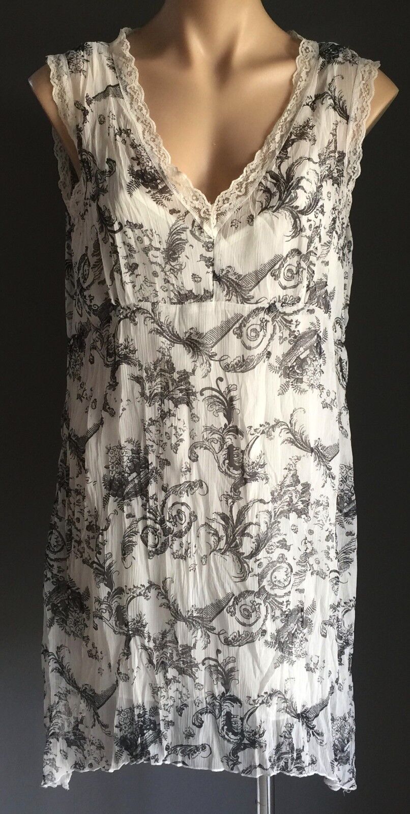 TARGET Top White & Black Sheer Crinkle Lined Sleeveless Tunic Plisse Pleat 12