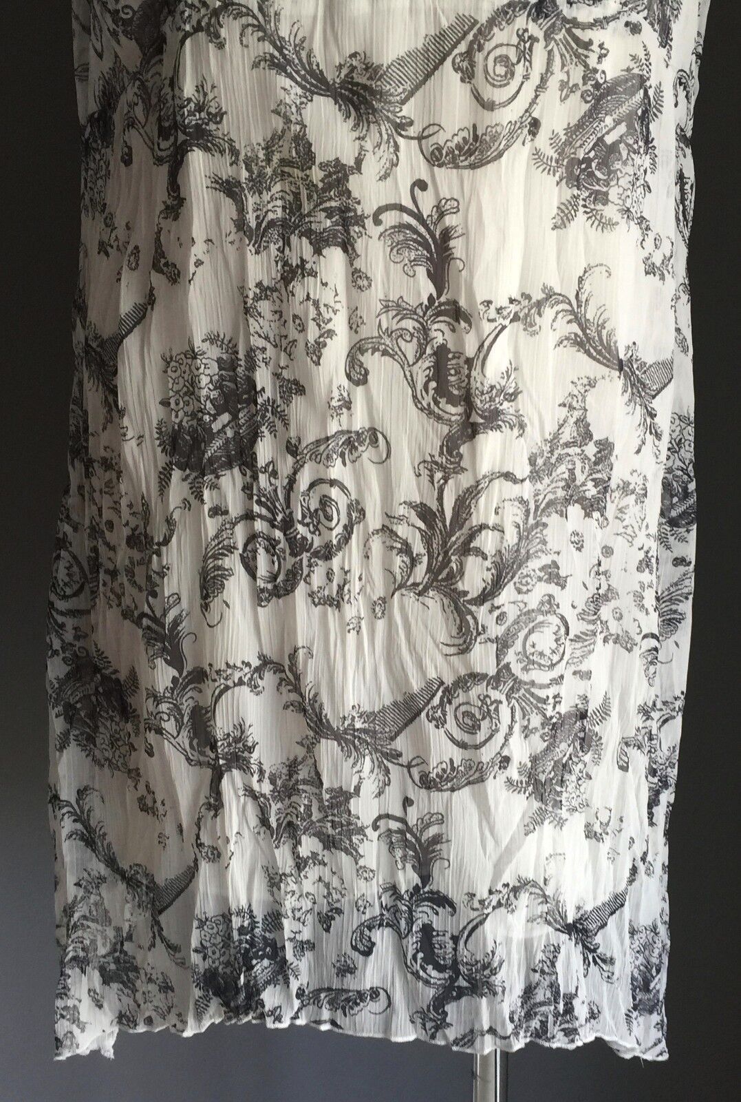 TARGET Top White & Black Sheer Crinkle Lined Sleeveless Tunic Plisse Pleat 12