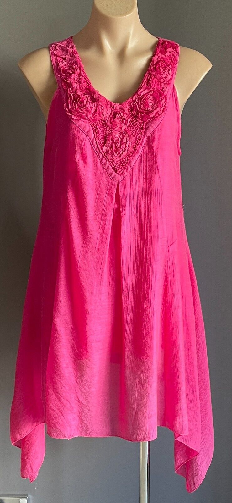 KELLY Pink Dip Hem Top Floral Applique at Neck Light Lined Summer Size M L 10 12