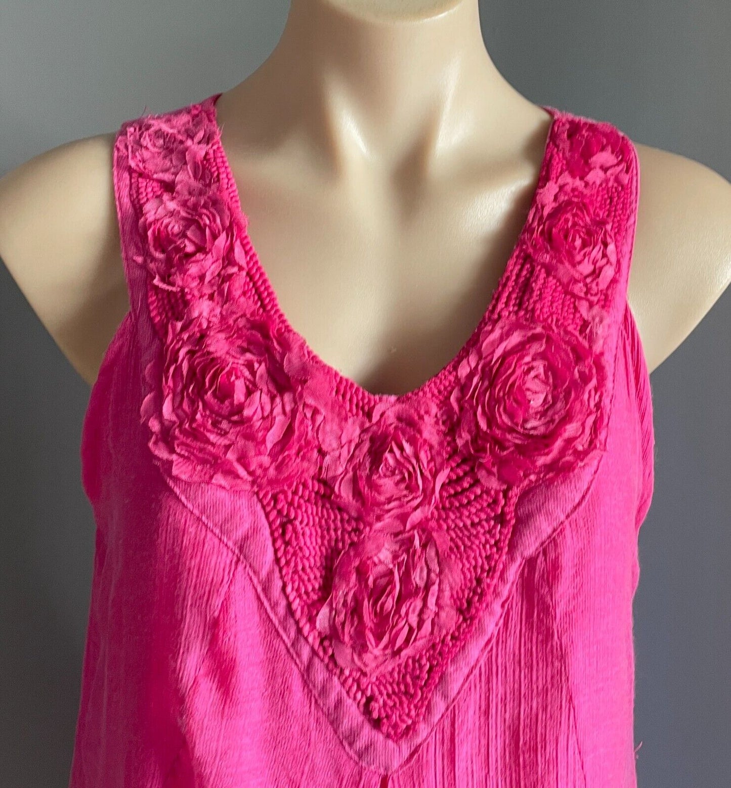 KELLY Pink Dip Hem Top Floral Applique at Neck Light Lined Summer Size M L 10 12