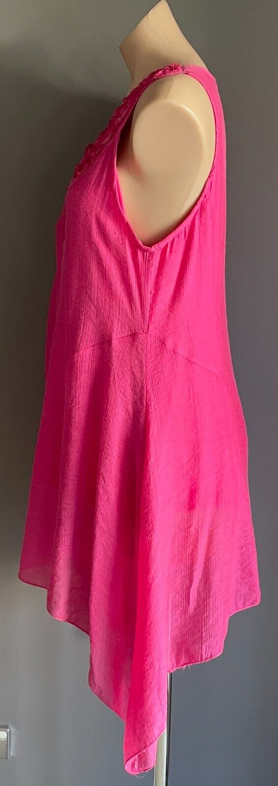 KELLY Pink Dip Hem Top Floral Applique at Neck Light Lined Summer Size M L 10 12