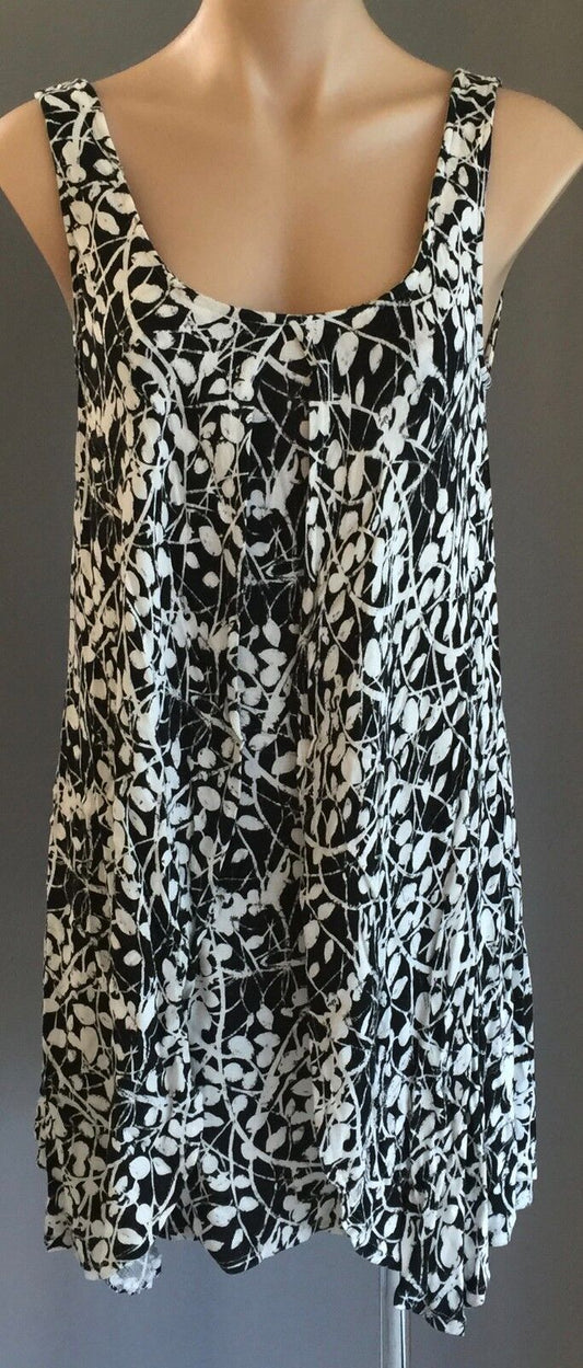 MIKA & GALA Top Black & Cream Print Dip Hem Long Blouse Ladies Size 12