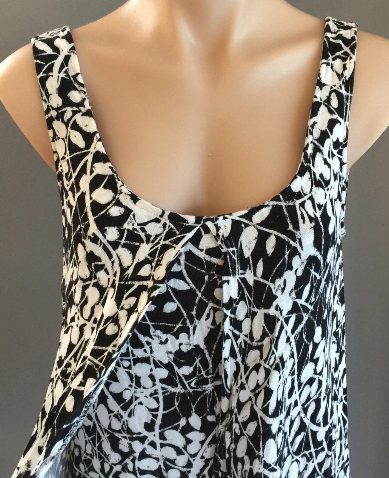 MIKA & GALA Top Black & Cream Print Dip Hem Long Blouse Ladies Size 12
