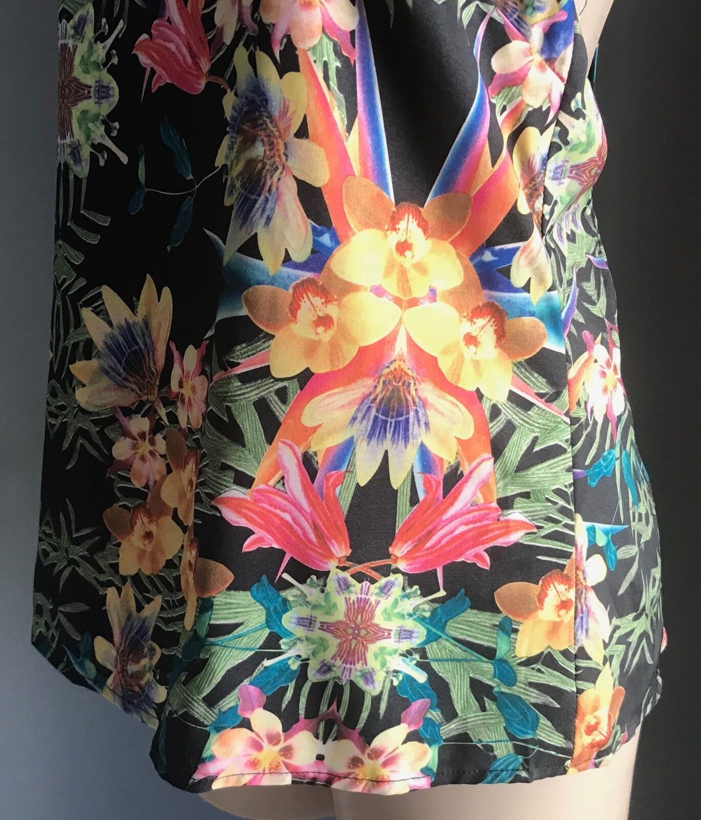 WHITE CLOSET Top Blouse T-Bar Back Top Black Floral Print Ladies Size 12 NEW