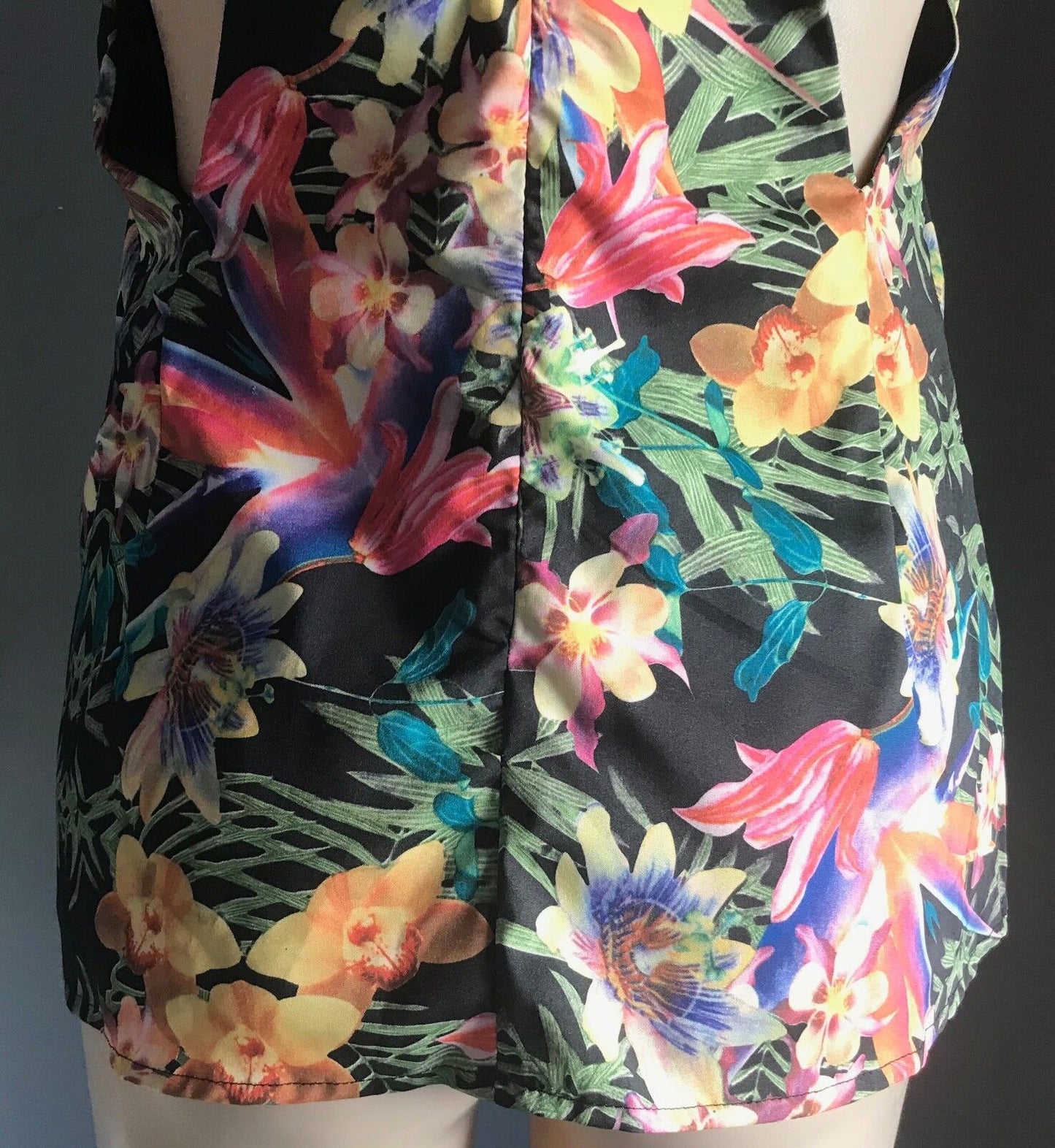 WHITE CLOSET Top Blouse T-Bar Back Top Black Floral Print Ladies Size 12 NEW