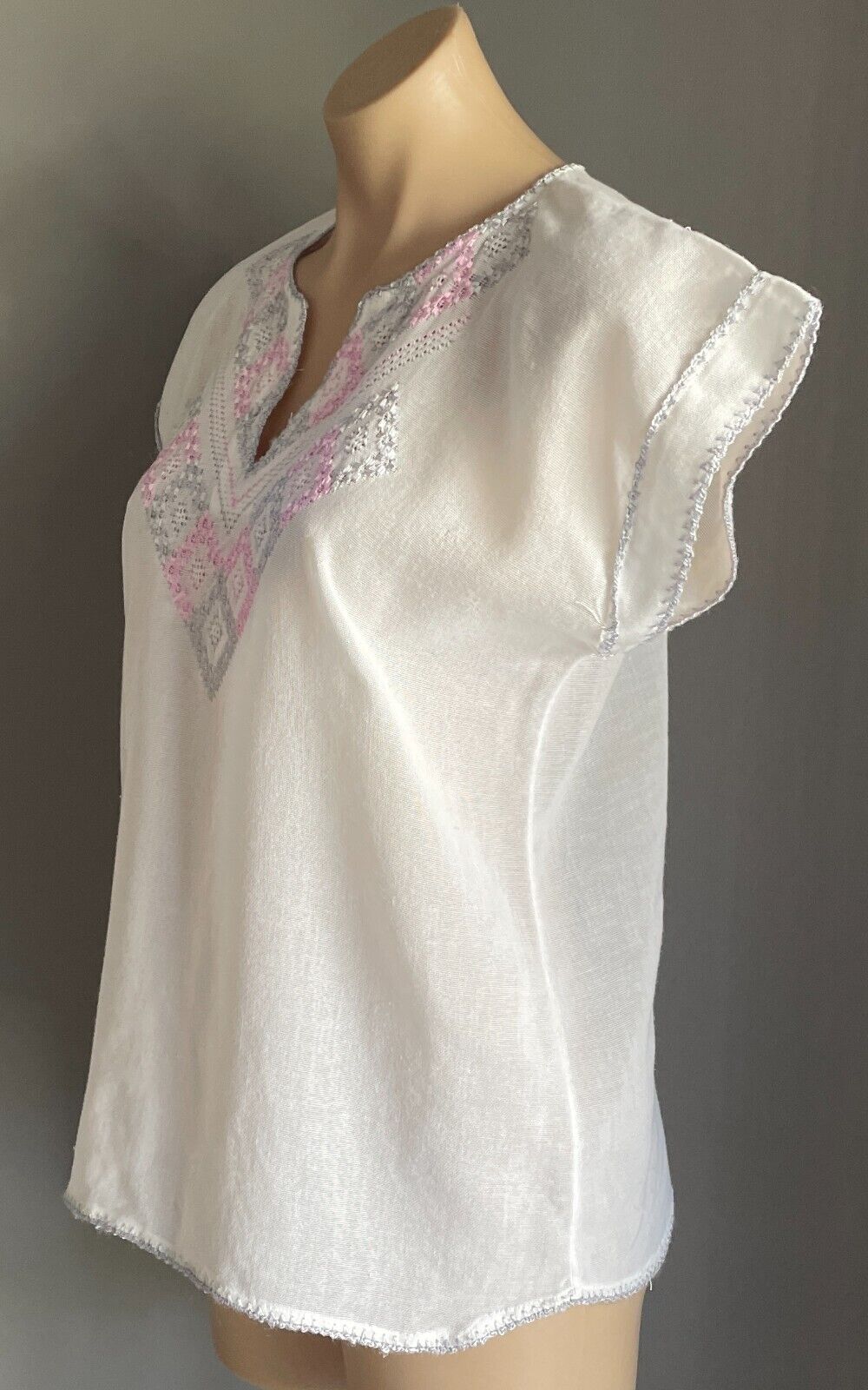 Hand Embroidered Top White Blouse Extended Sleeves Size 12 Pink and Grey Trim